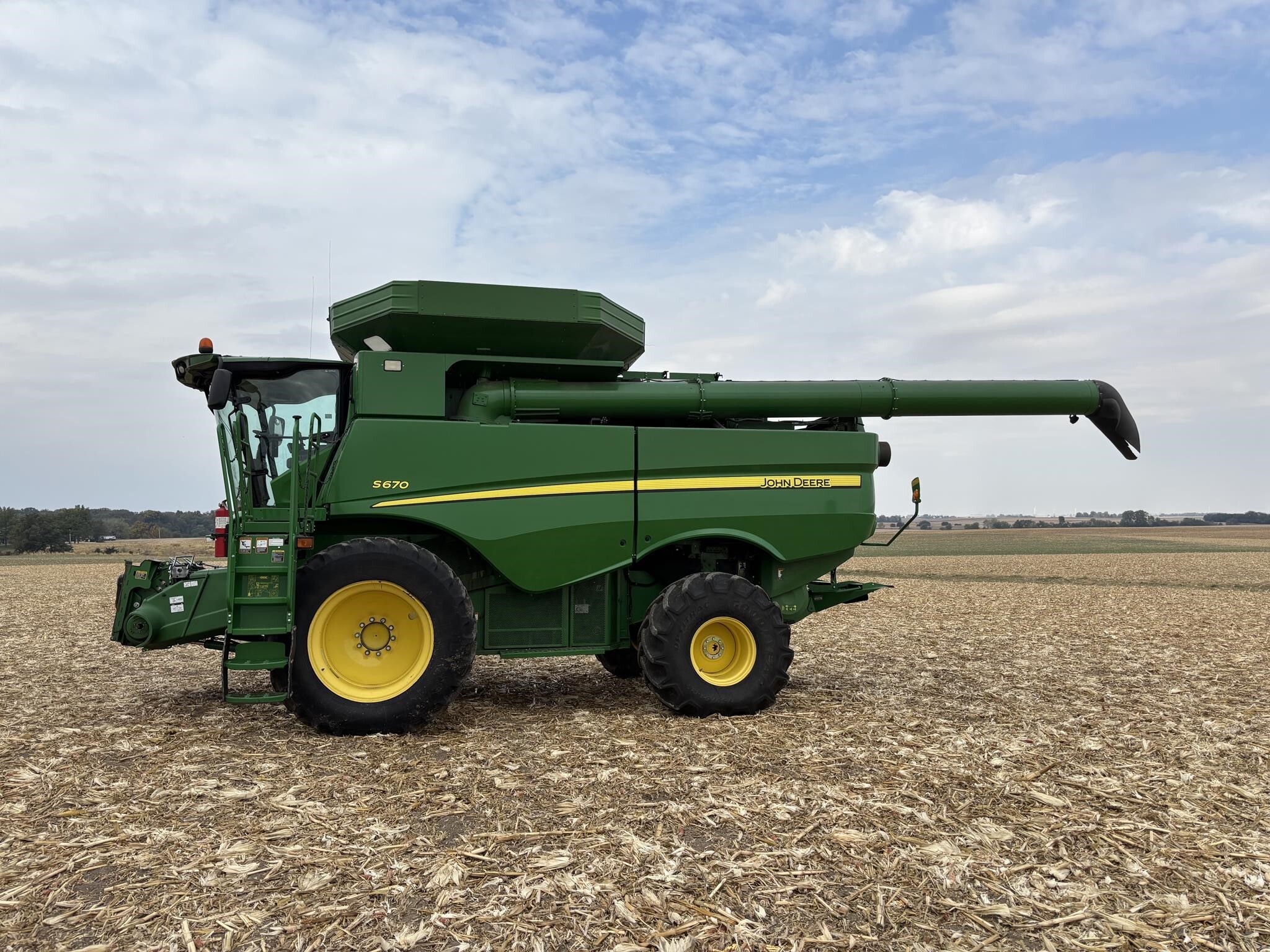 2016 John Deere S670 Combine