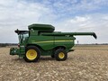 2016 John Deere S670 Combine