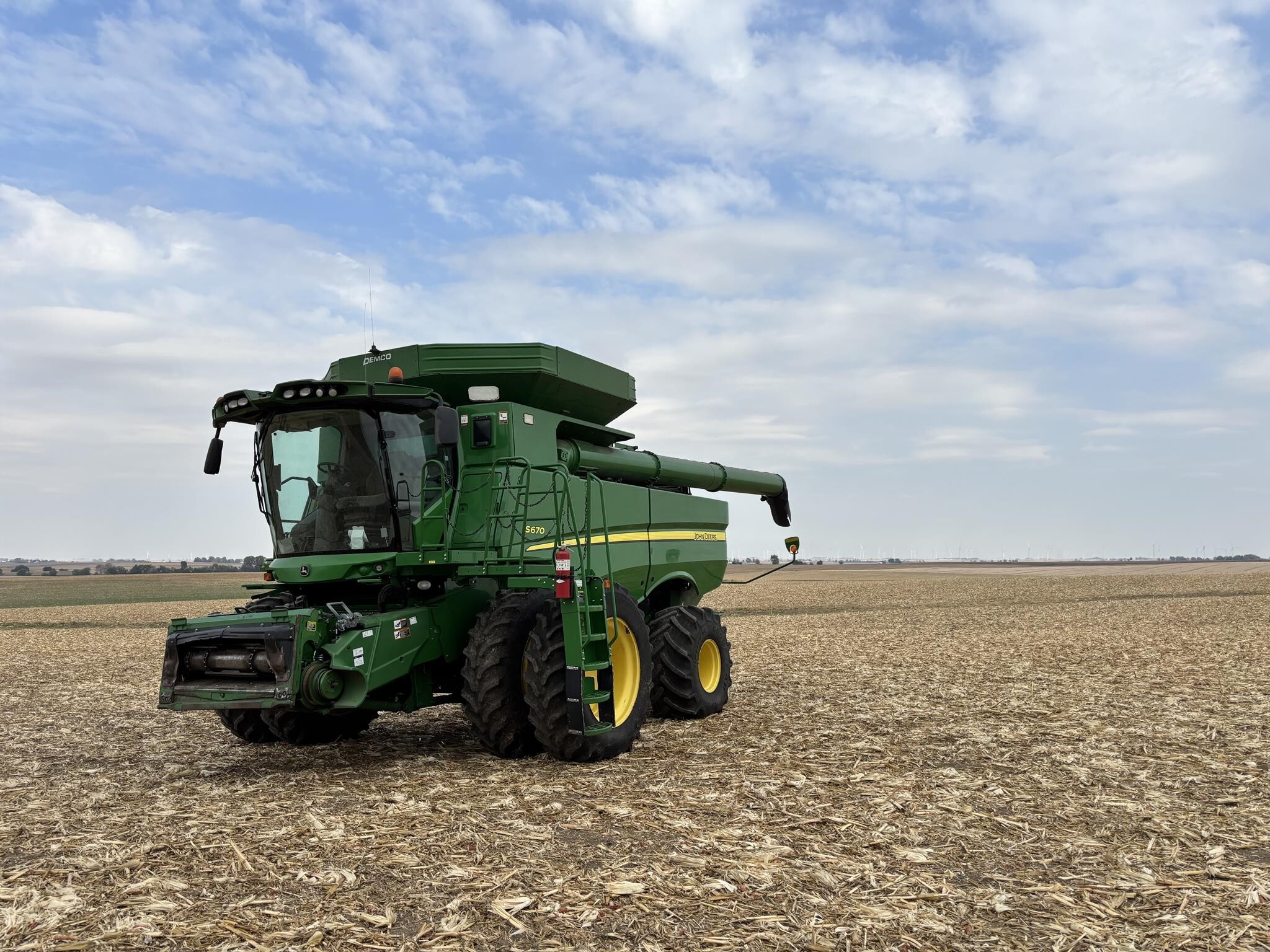 2016 John Deere S670 Combine