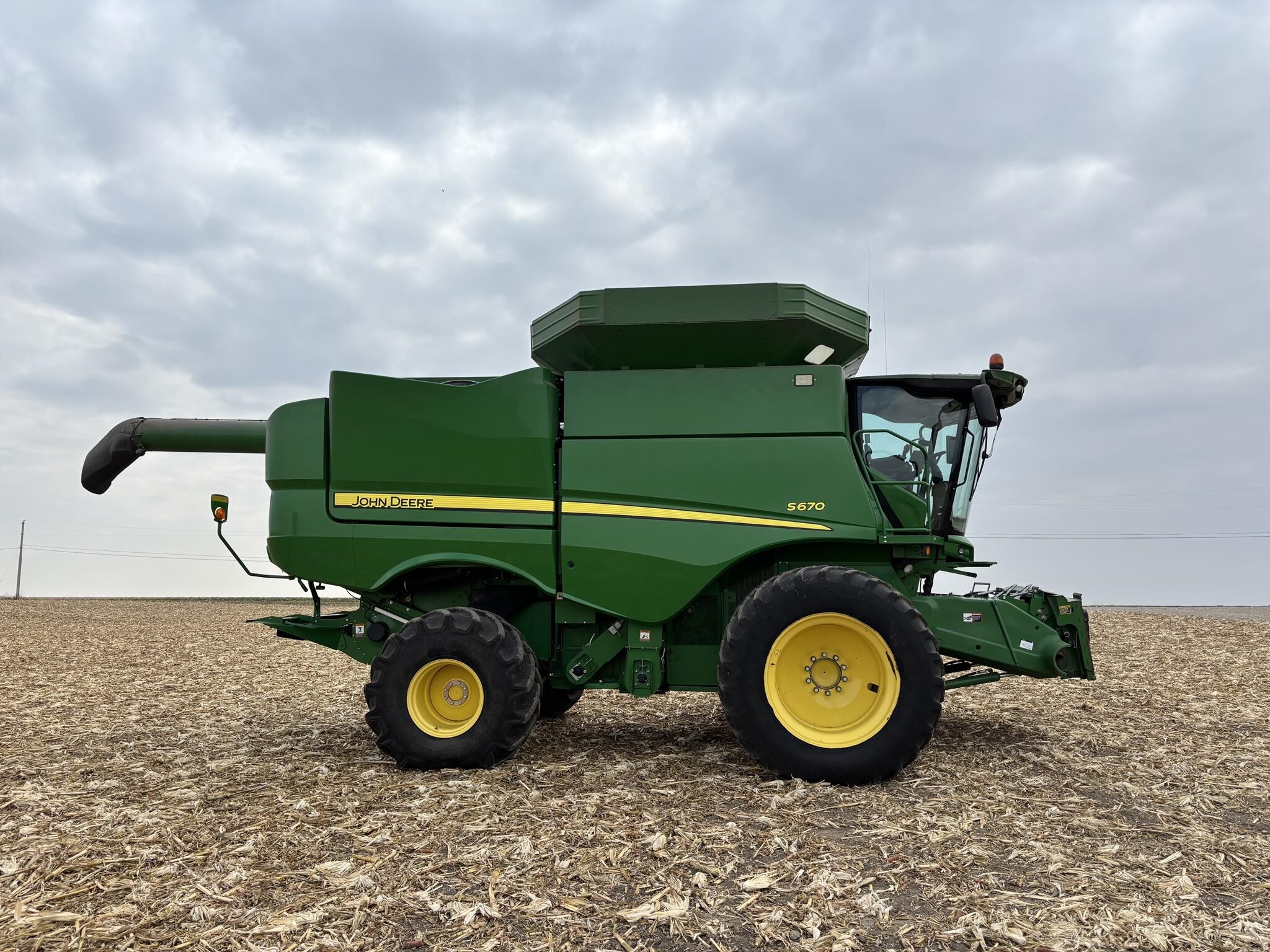 2016 John Deere S670 Combine