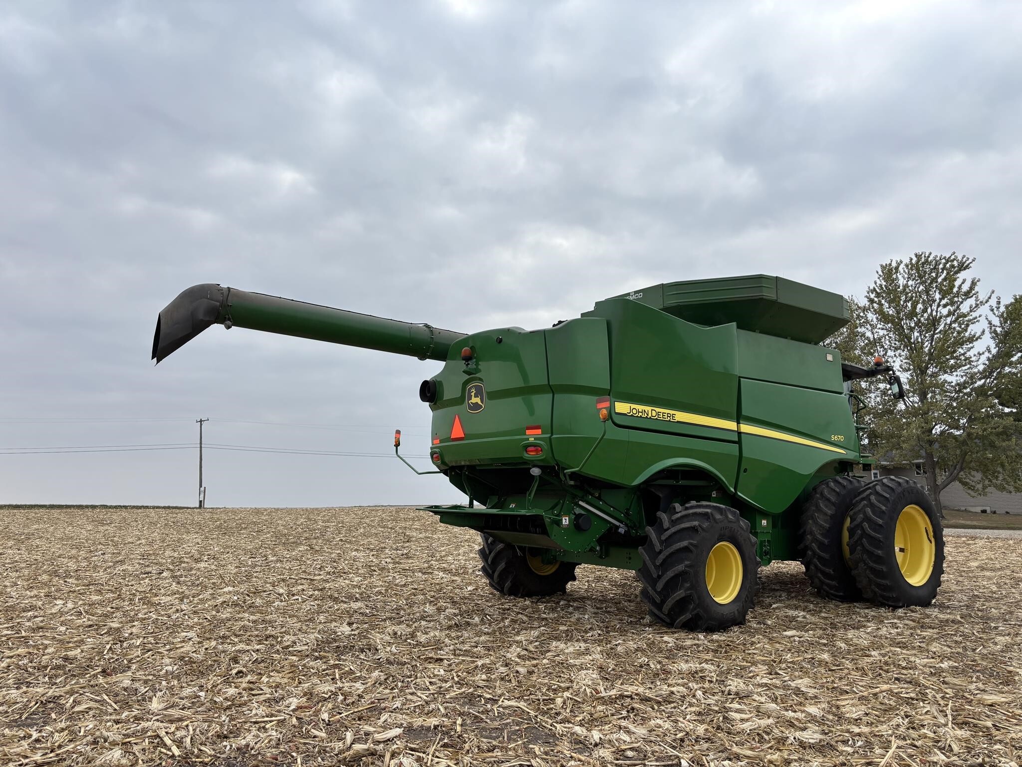2016 John Deere S670 Combine