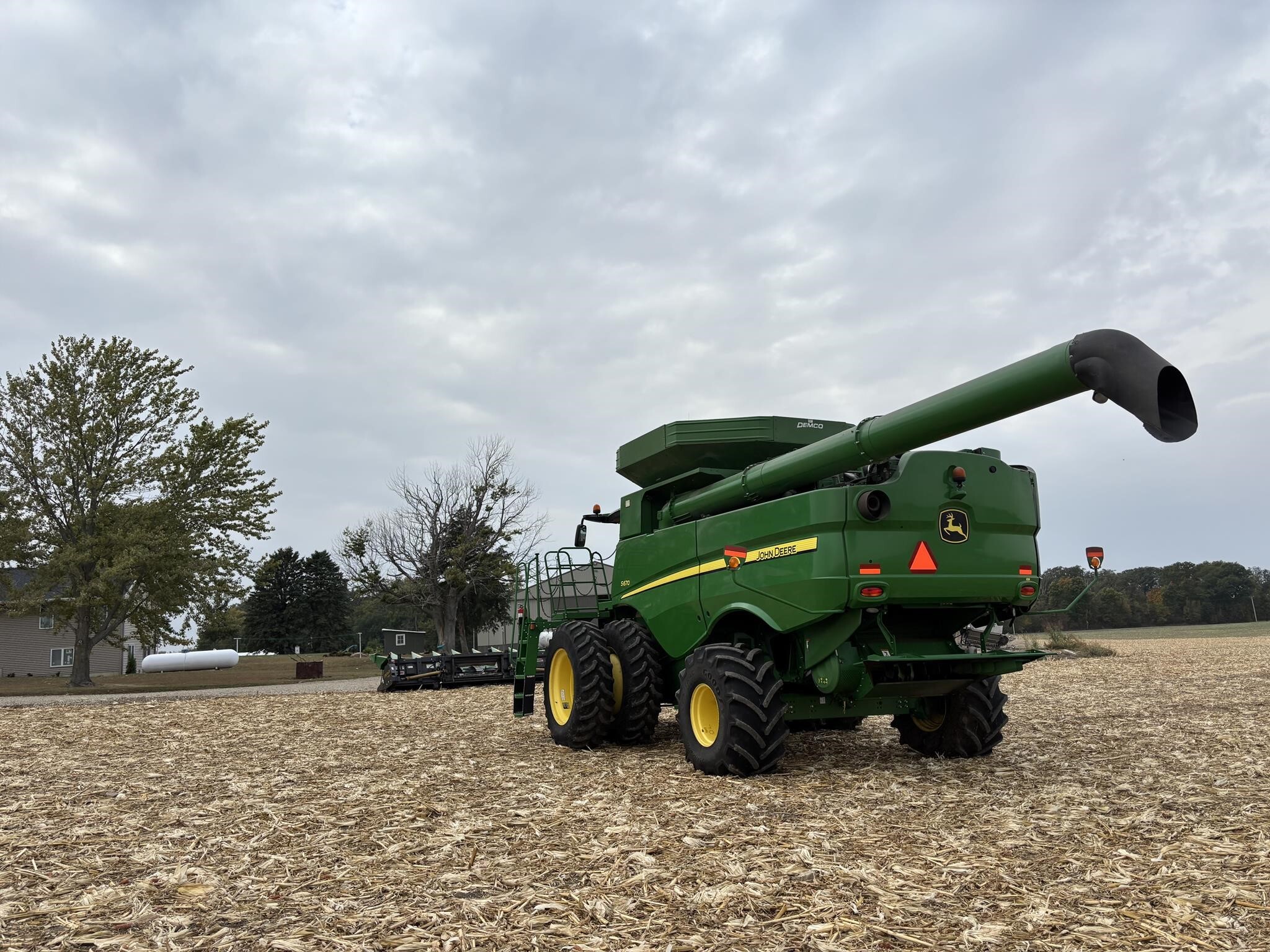 2016 John Deere S670 Combine