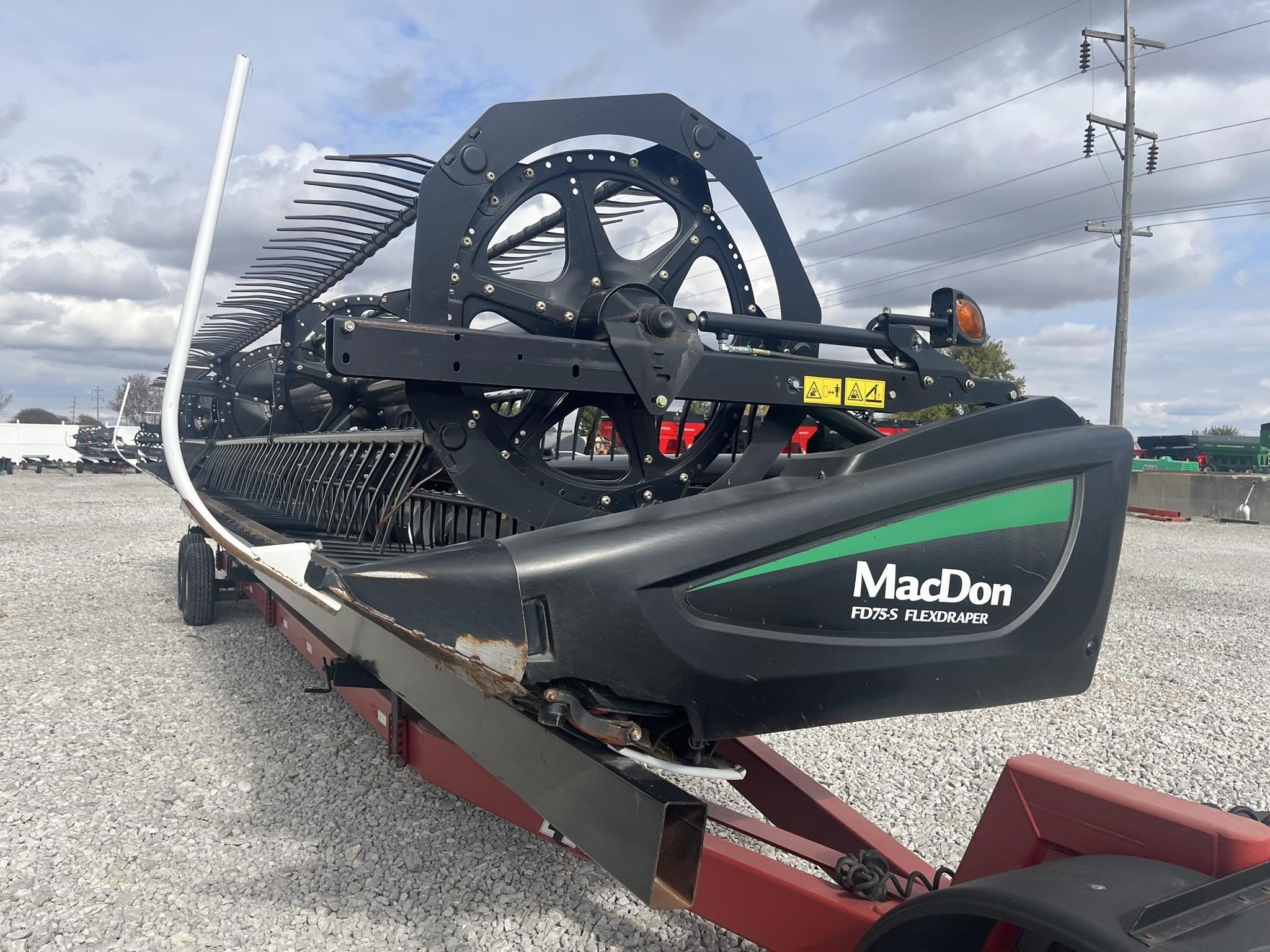 2017 MacDon FD75 Platform