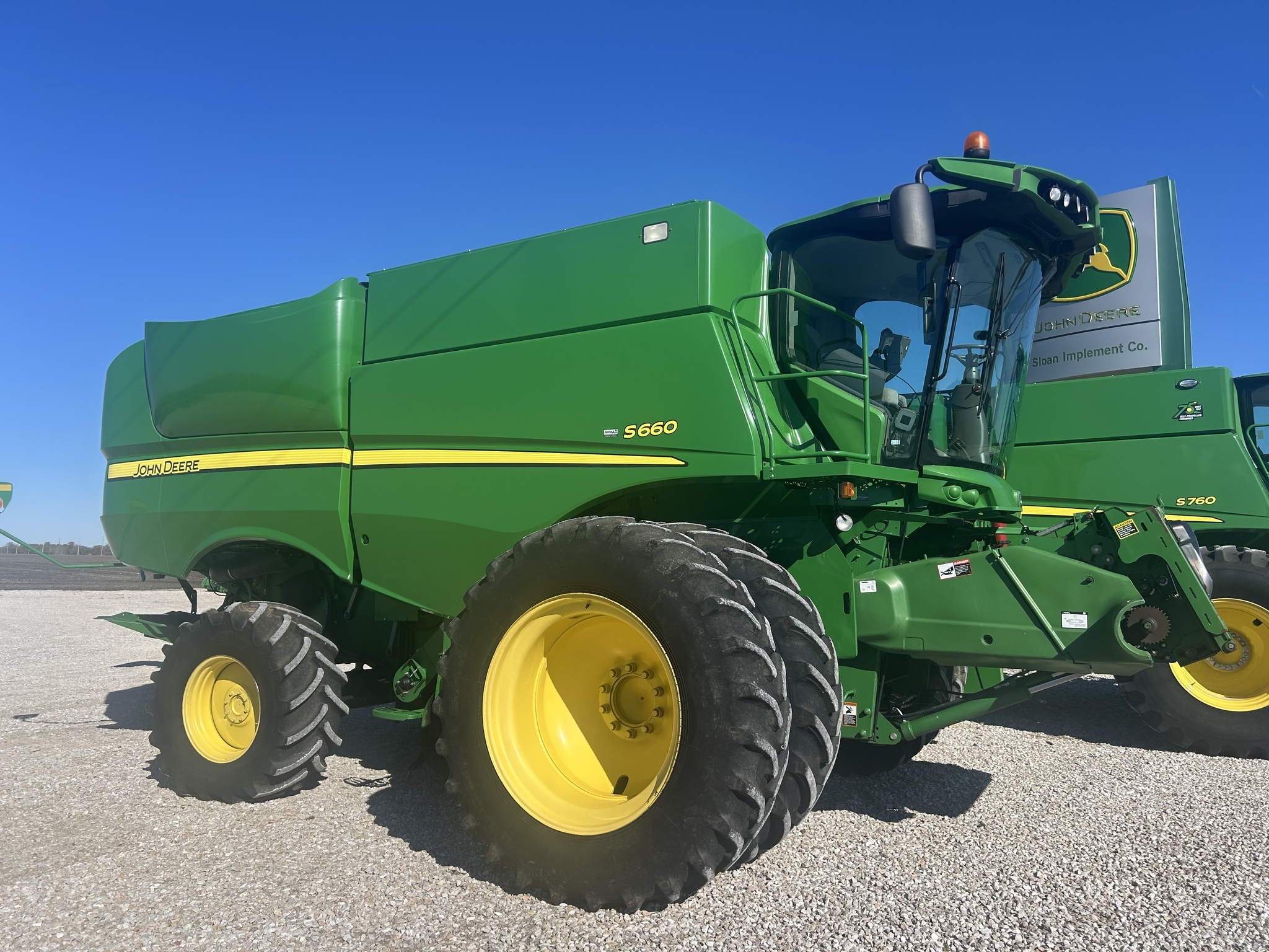 2012 John Deere S660 Combine