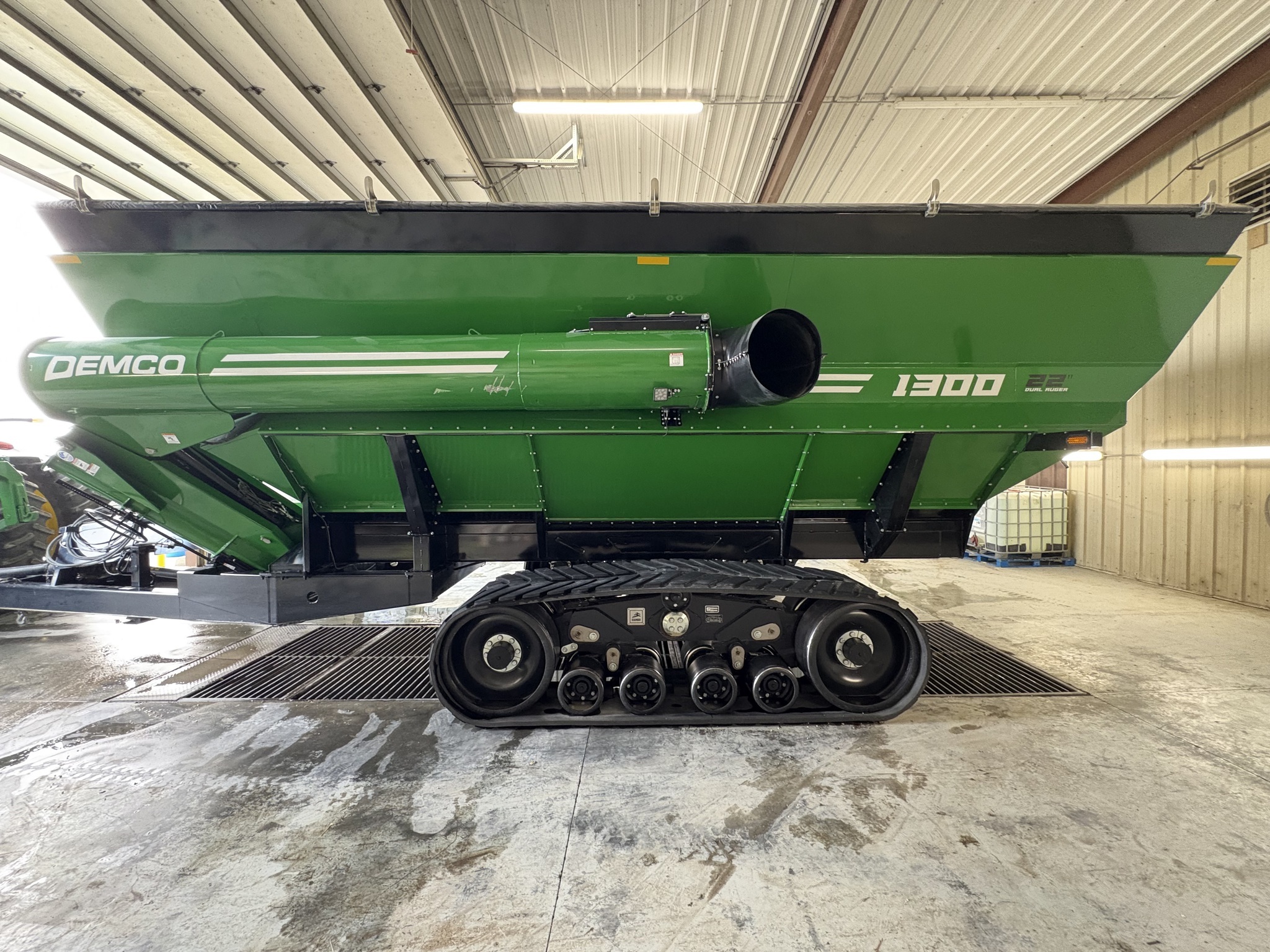 2021 Demco 1300 Grain Cart