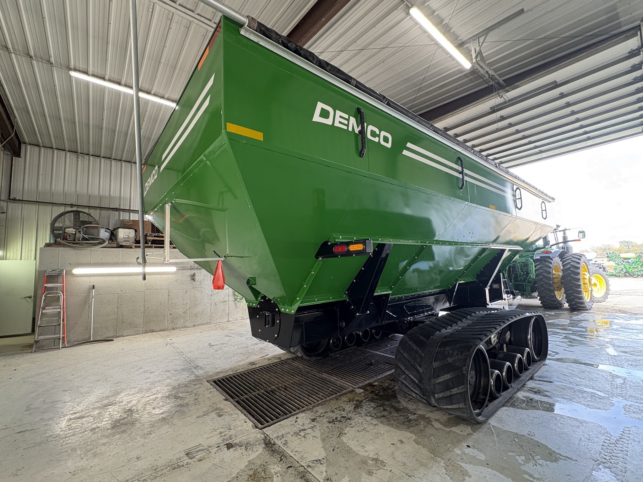 2021 Demco 1300 Grain Cart