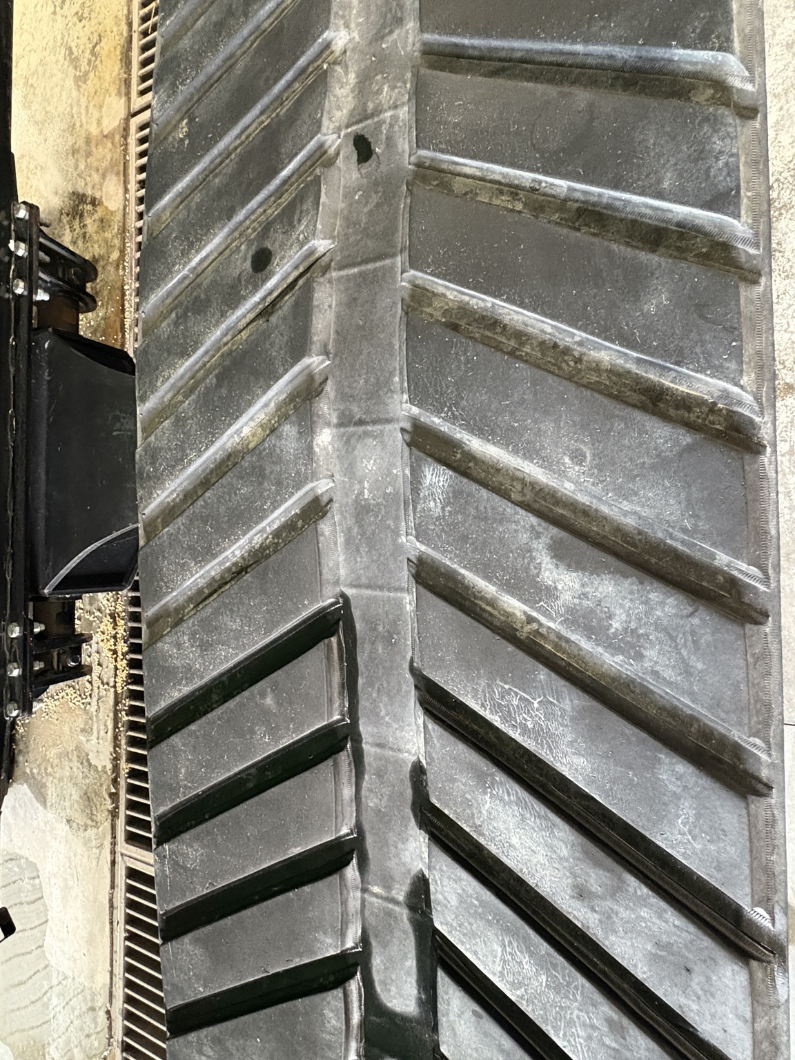 2021 Demco 1300 Grain Cart