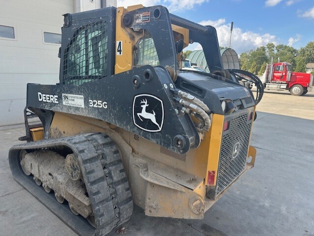 2023 Deere 325G Skid Steer