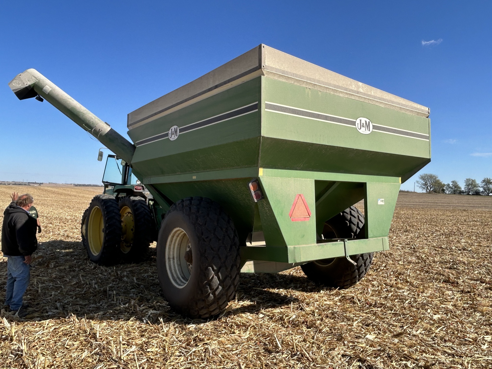  J&M 750-14 Grain Cart