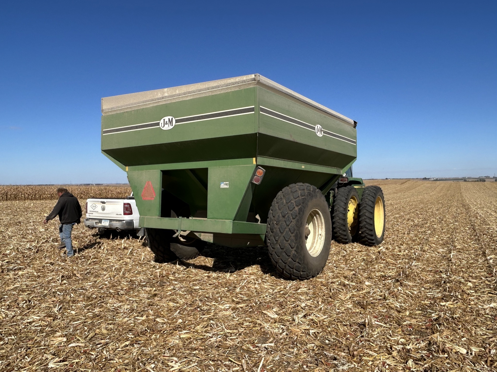  J&M 750-14 Grain Cart