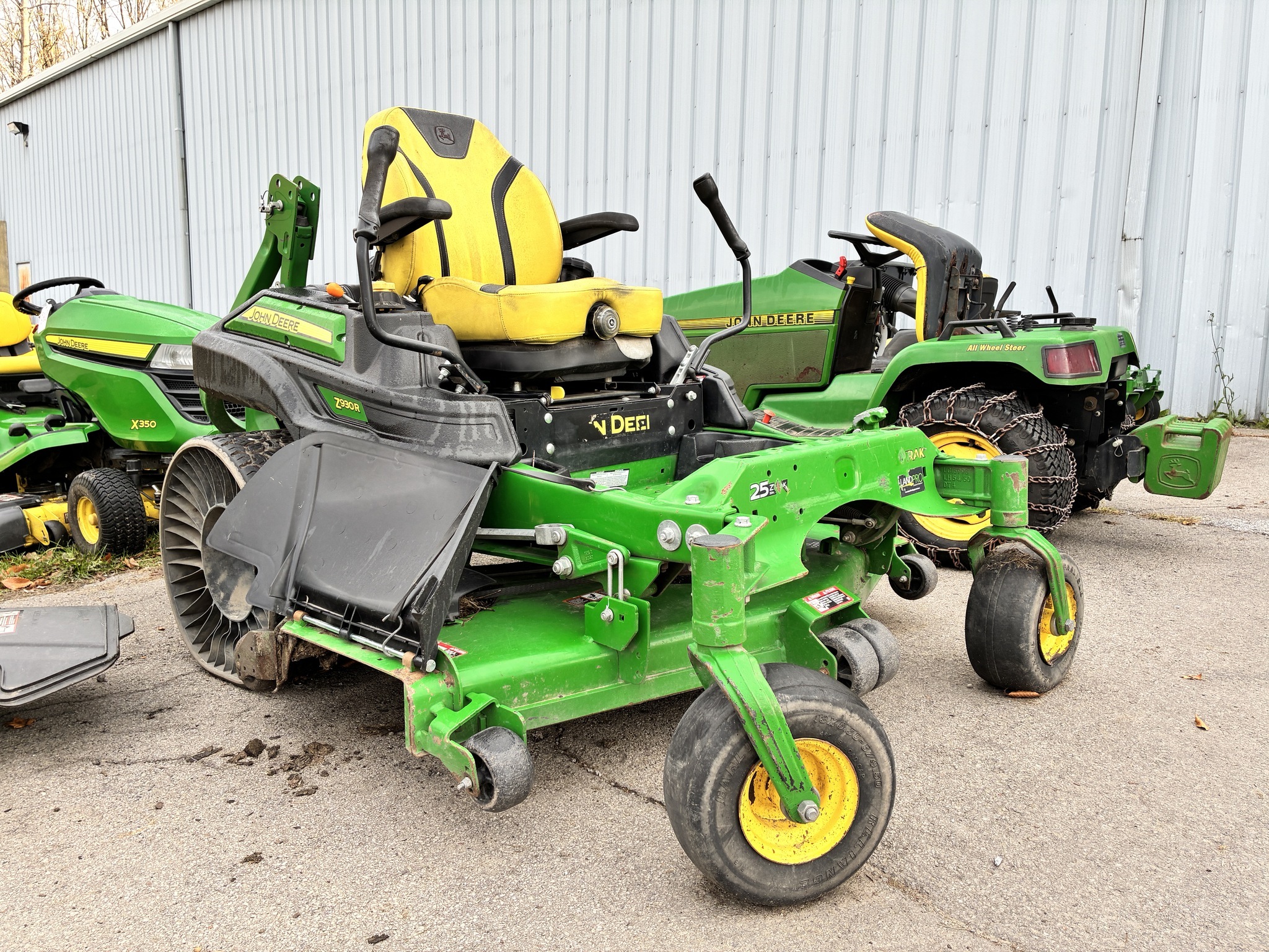 2022 John Deere Z930R Lawn Mower