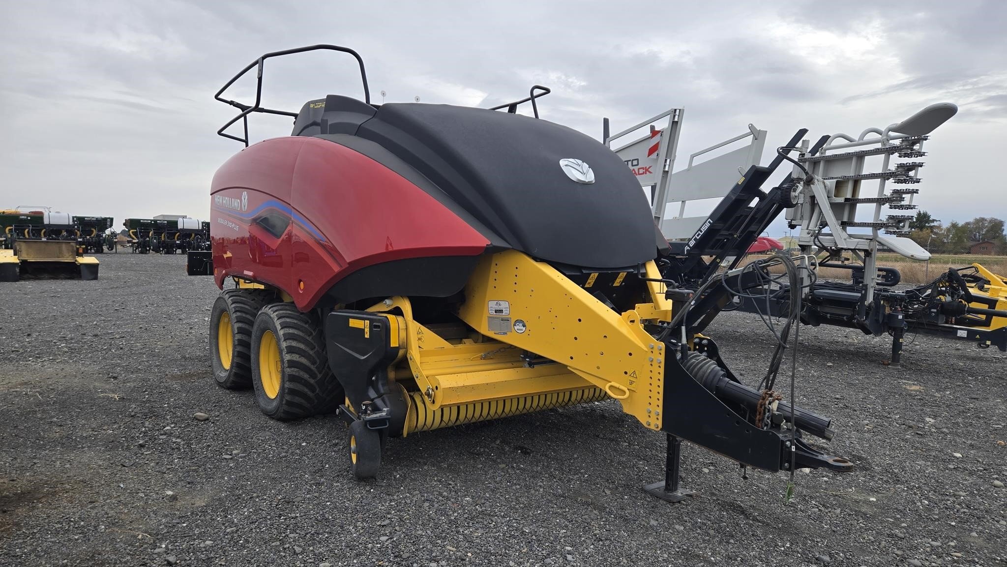 2022 New Holland BIG BALER 340 PLUS Big Square Baler