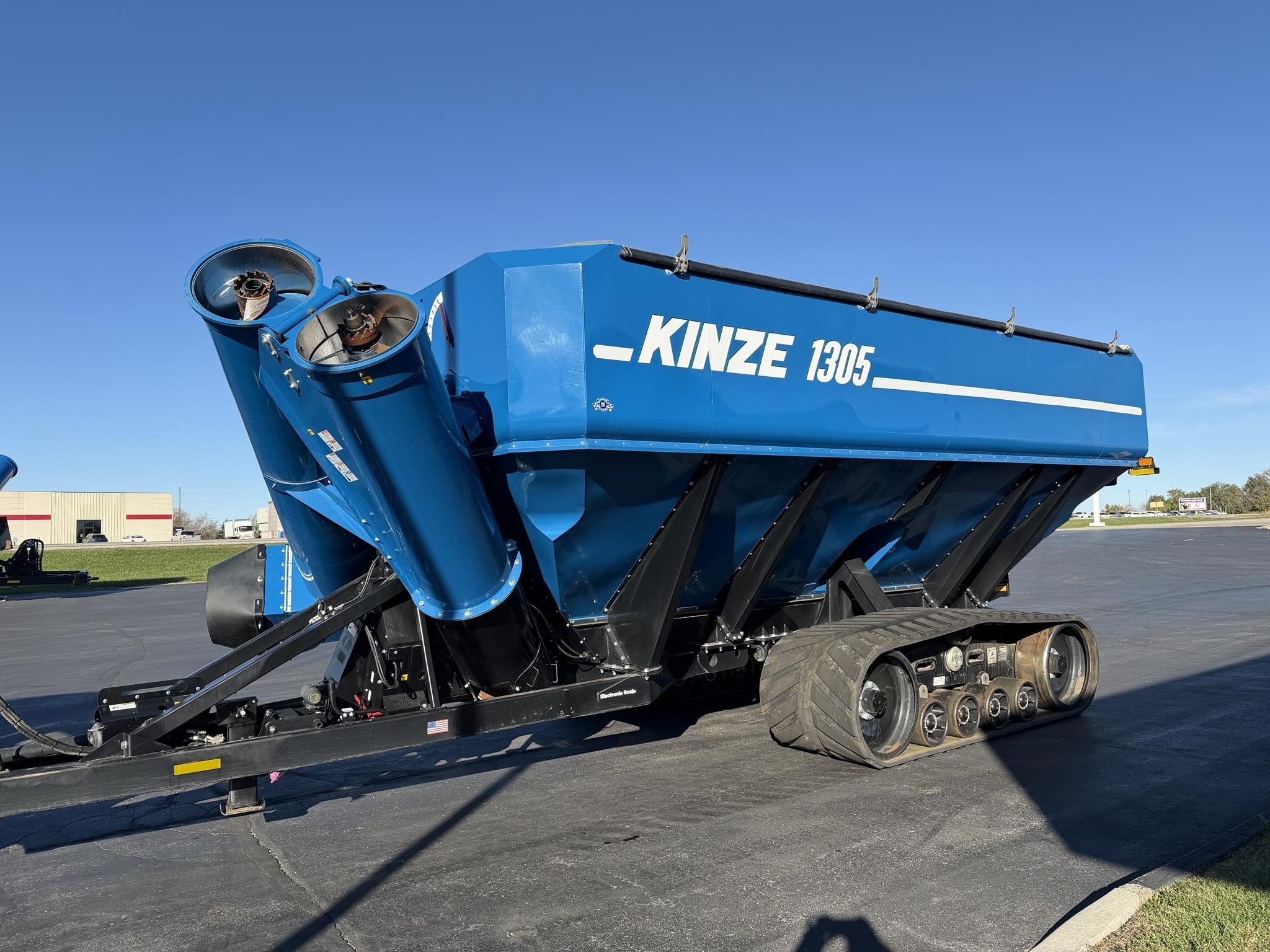2021 Kinze 1305 Grain Cart