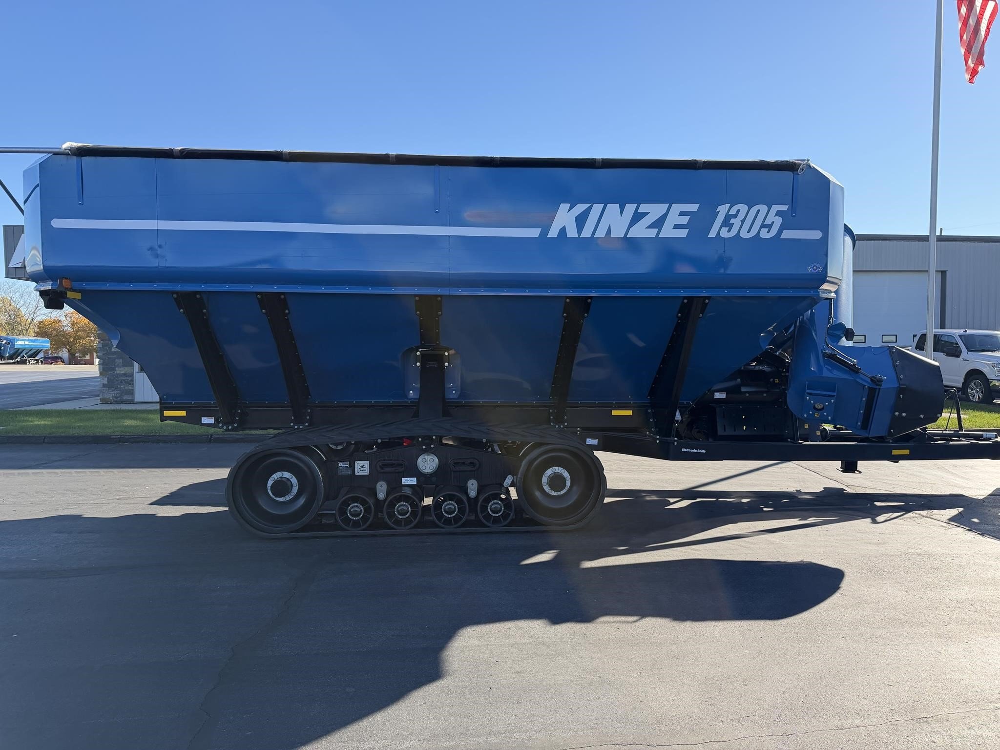 2021 Kinze 1305 Grain Cart