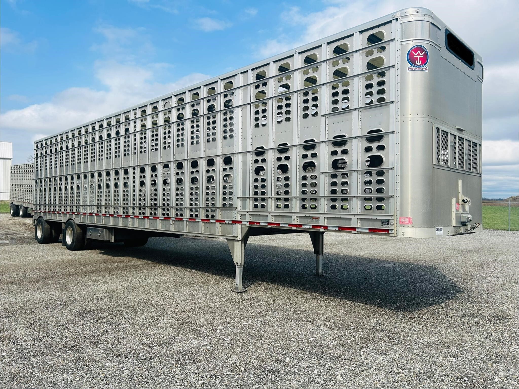 2021 Wilson PSADL-400P Livestock Trailer