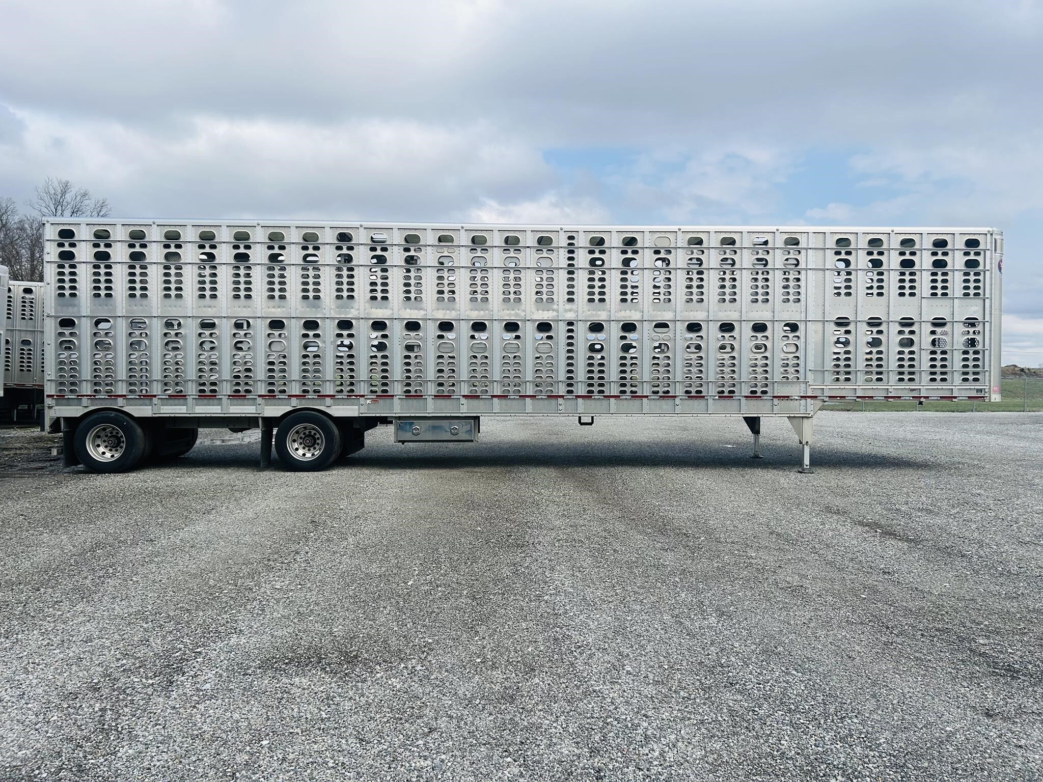 2021 Wilson PSADL-400P Livestock Trailer