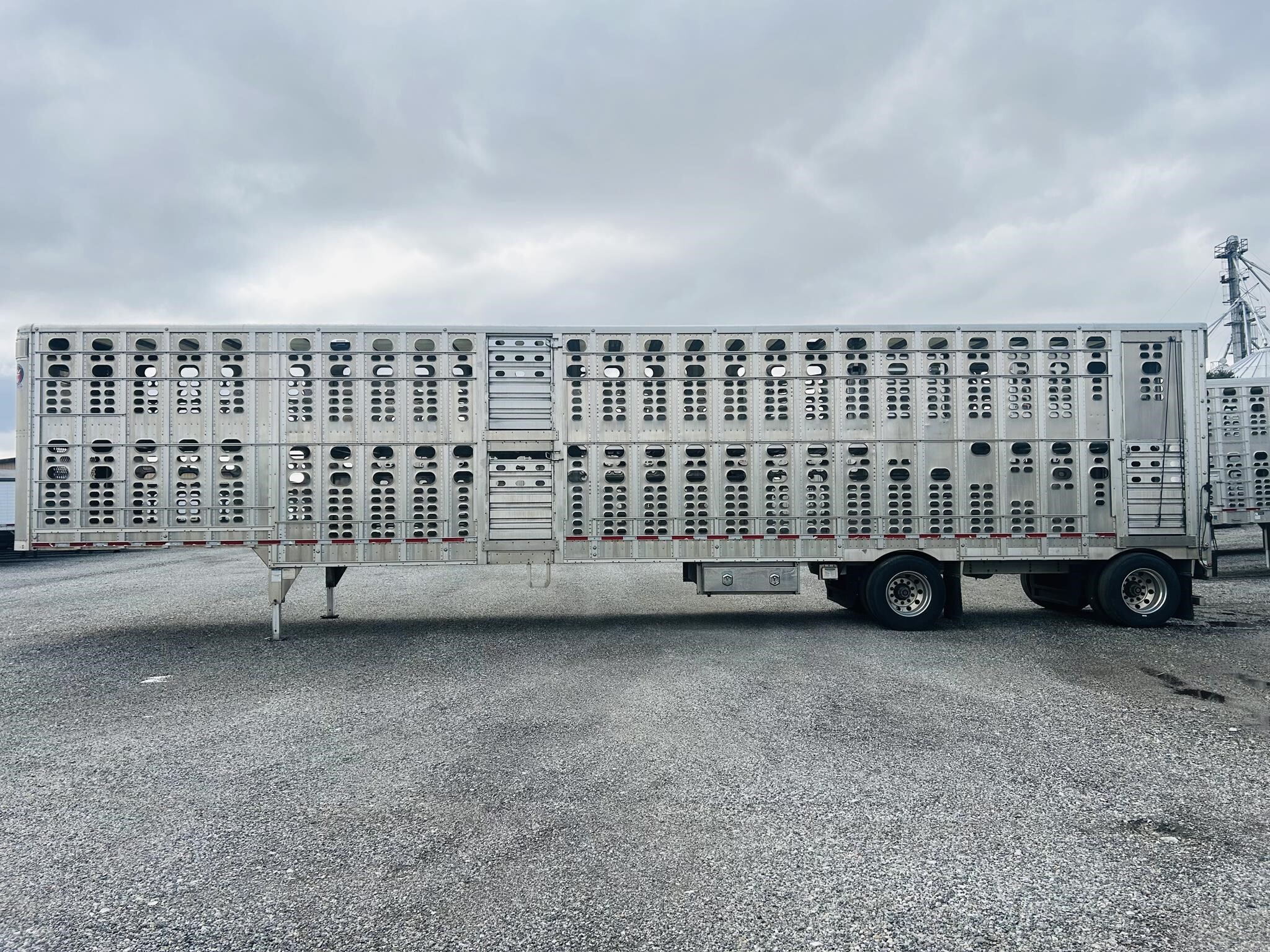 2021 Wilson PSADL-400P Livestock Trailer