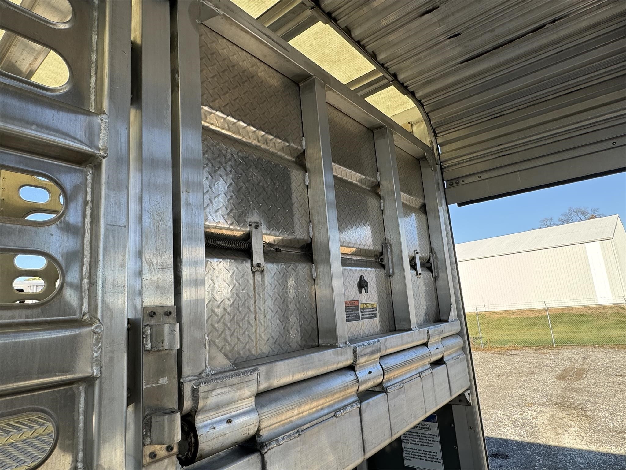 2021 Wilson PSADL-400P Livestock Trailer