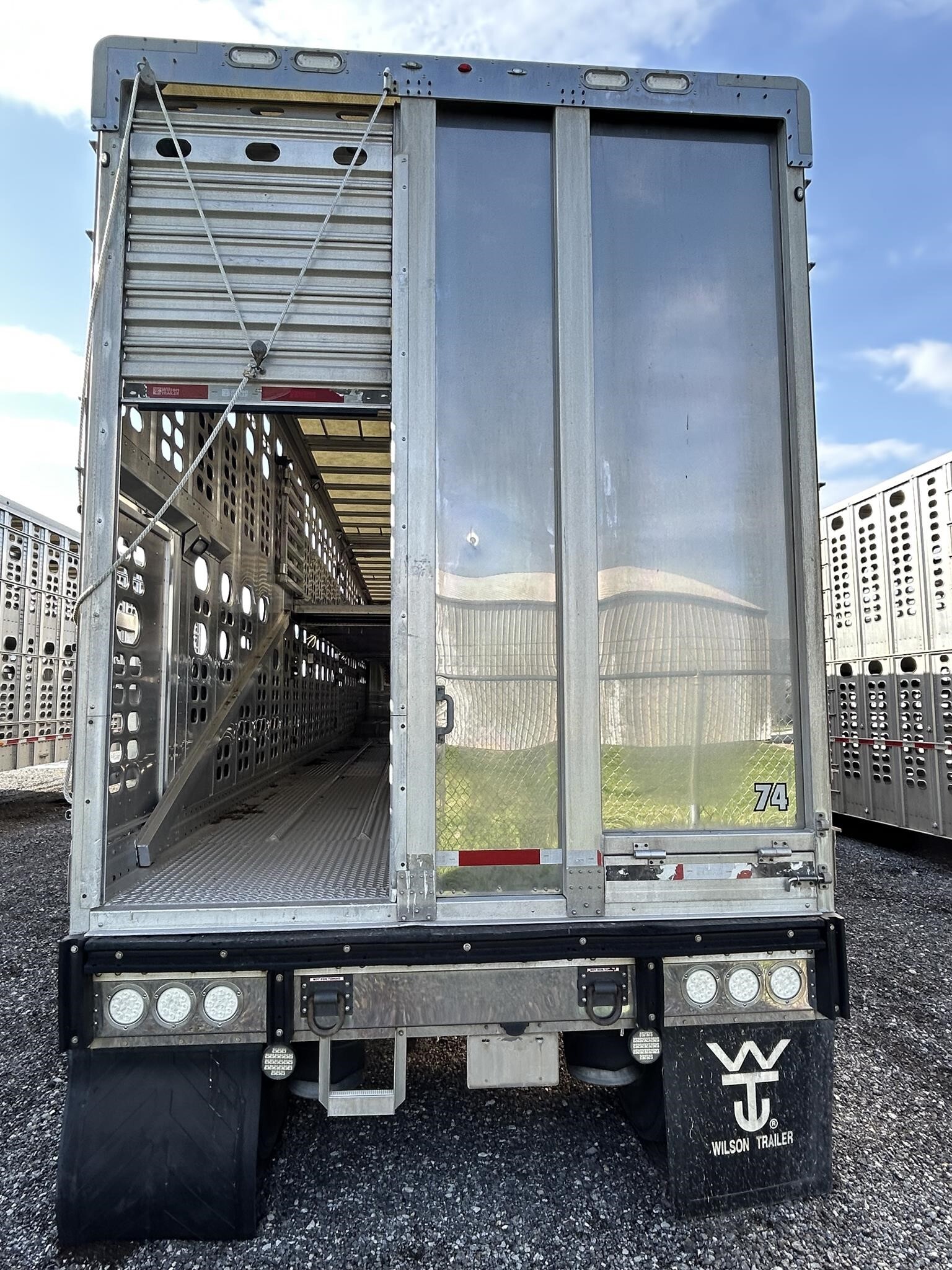 2019 Wilson PSADL-400P Livestock Trailer