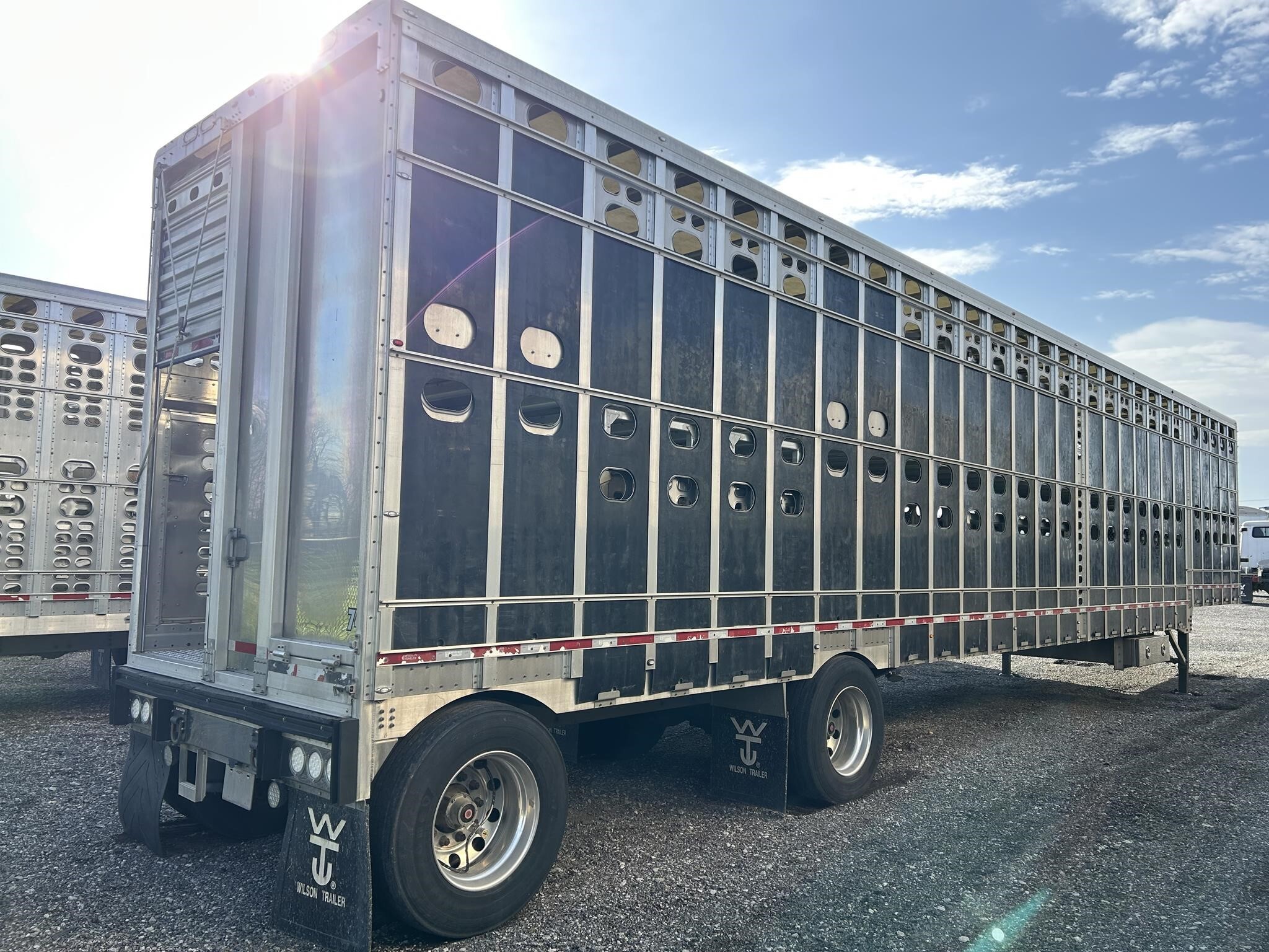 2019 Wilson PSADL-400P Livestock Trailer