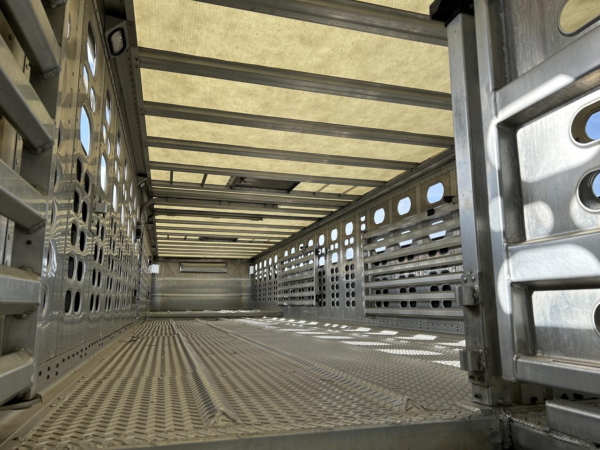 2019 Wilson PSADL-400P Livestock Trailer