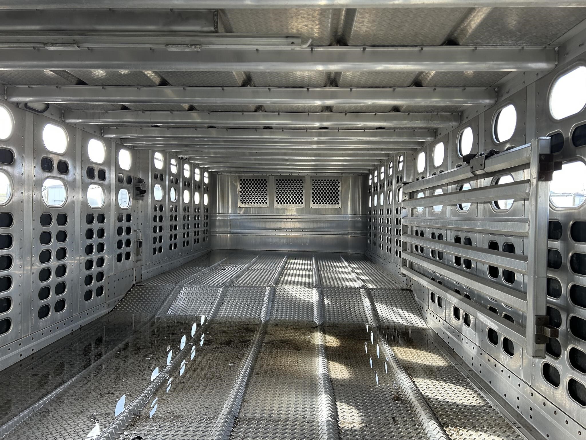 2019 Wilson PSADL-400P Livestock Trailer