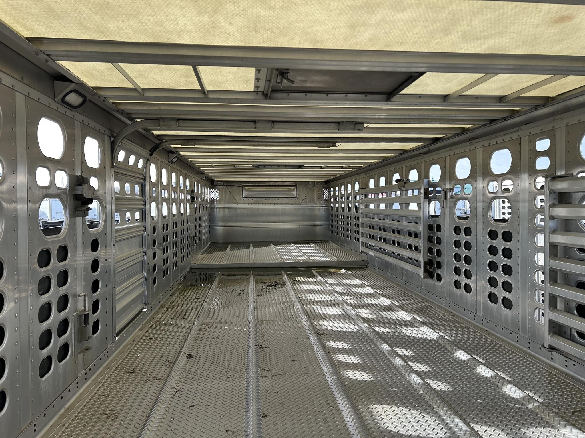2019 Wilson PSADL-400P Livestock Trailer