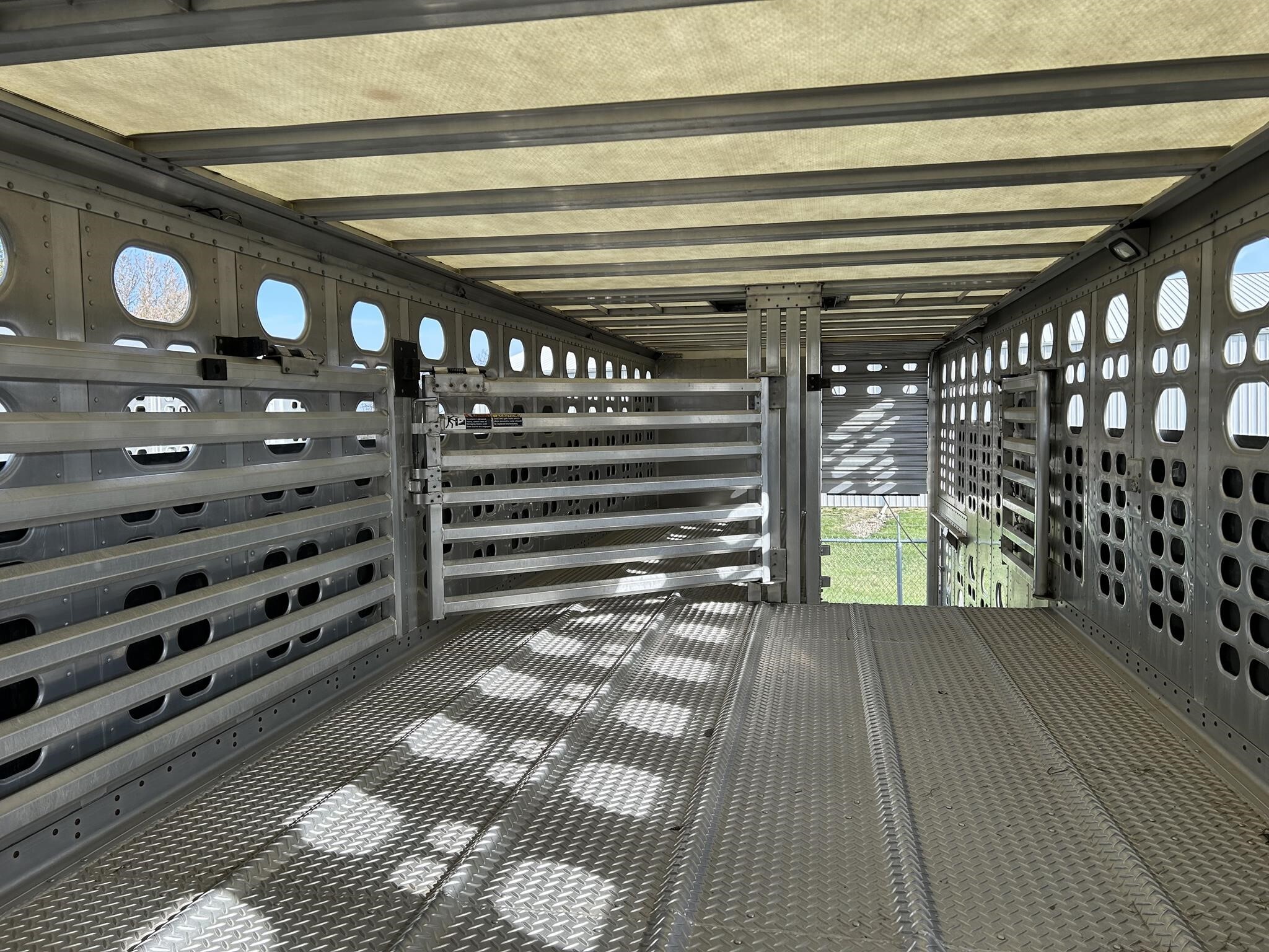 2019 Wilson PSADL-400P Livestock Trailer