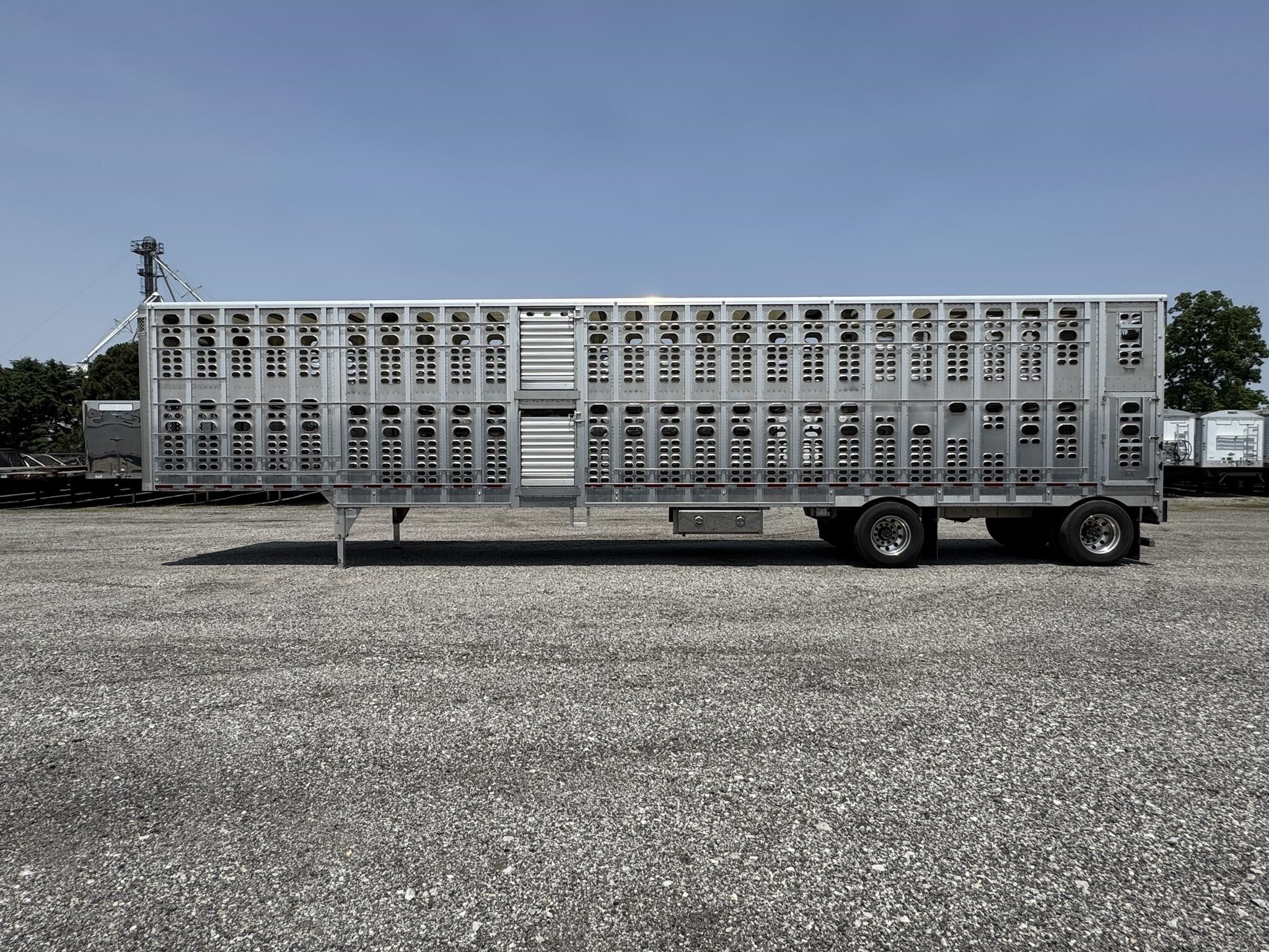 2022 Wilson PSADL-400P Livestock Trailer