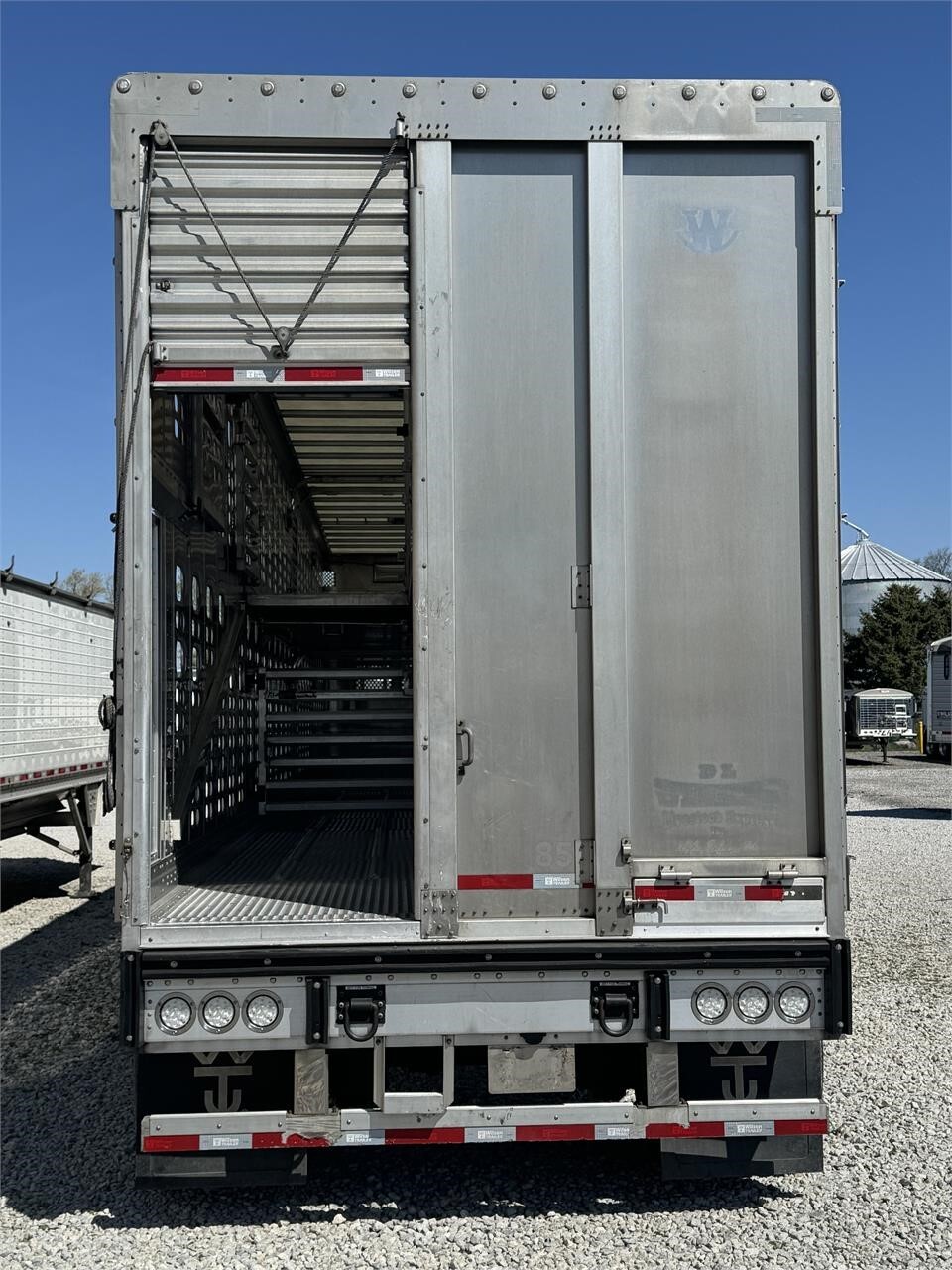 2022 Wilson PSADL-400P Livestock Trailer