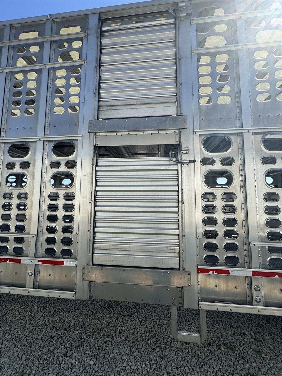2022 Wilson PSADL-400P Livestock Trailer