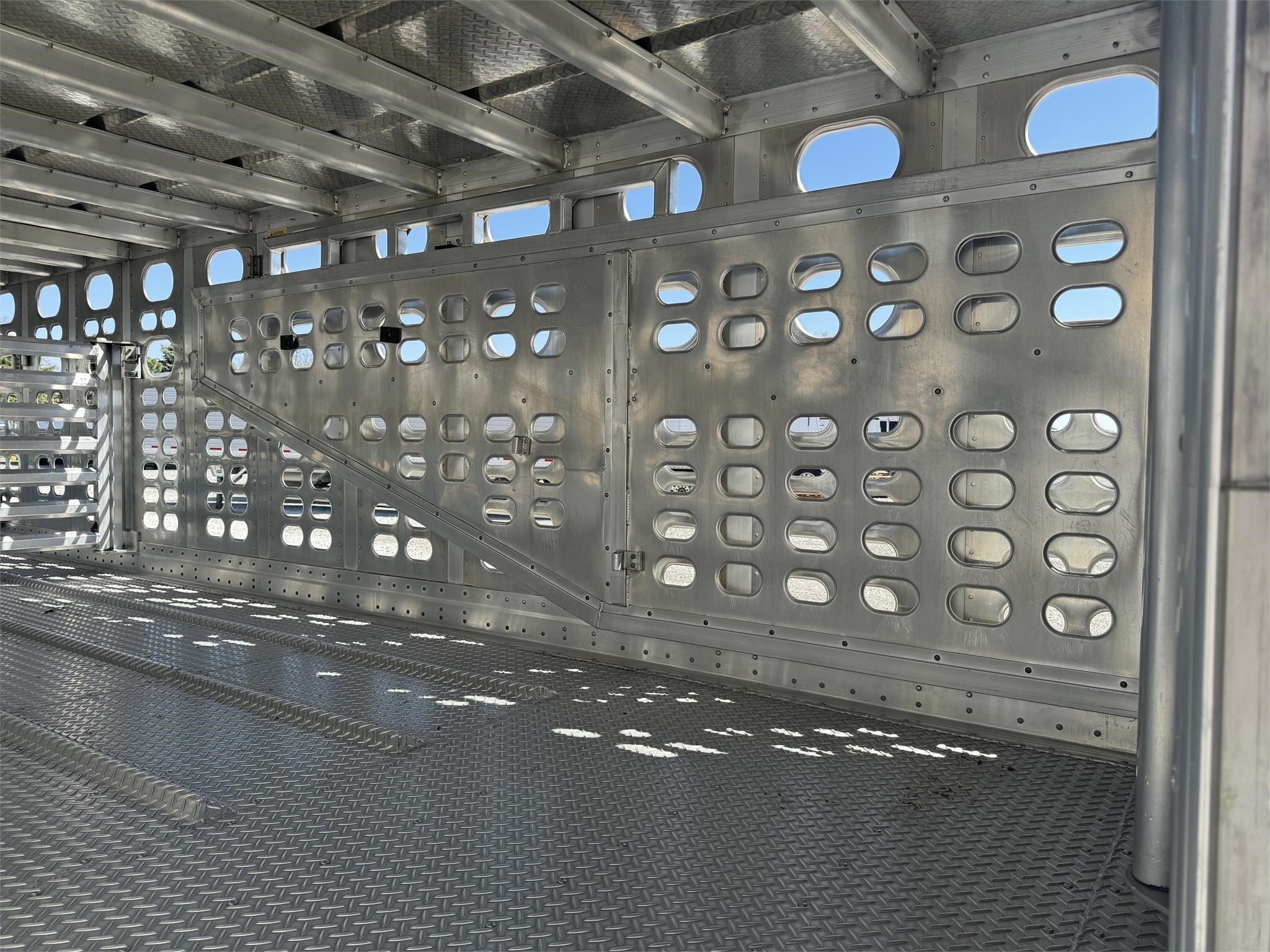 2022 Wilson PSADL-400P Livestock Trailer