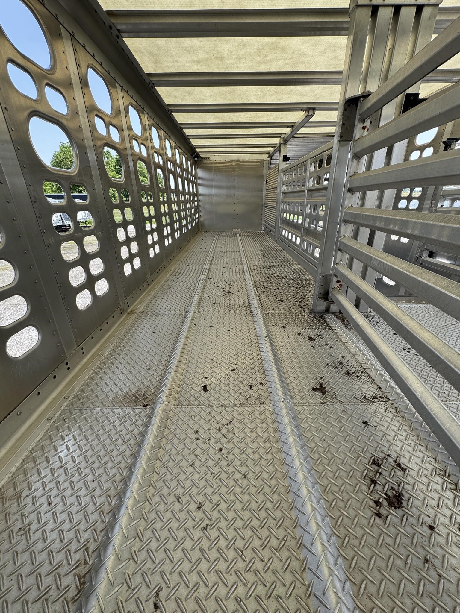 2022 Wilson PSADL-400P Livestock Trailer