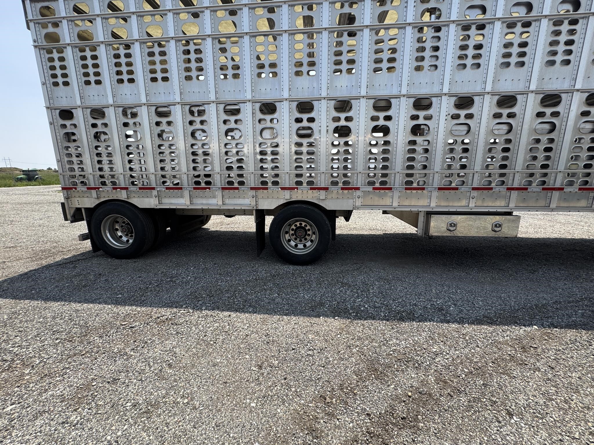2022 Wilson PSADL-400P Livestock Trailer