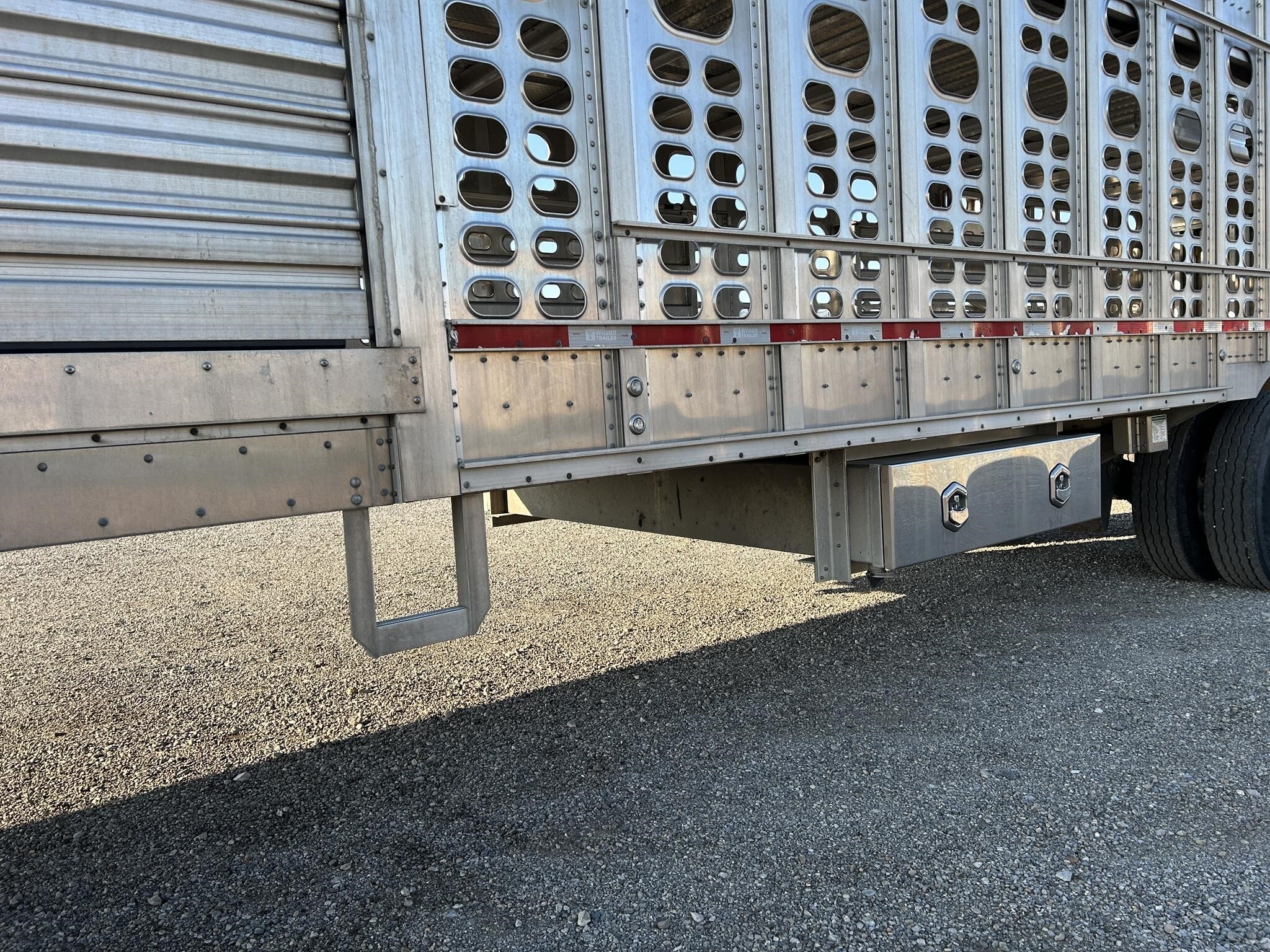 2022 Wilson PSADL-400P Livestock Trailer