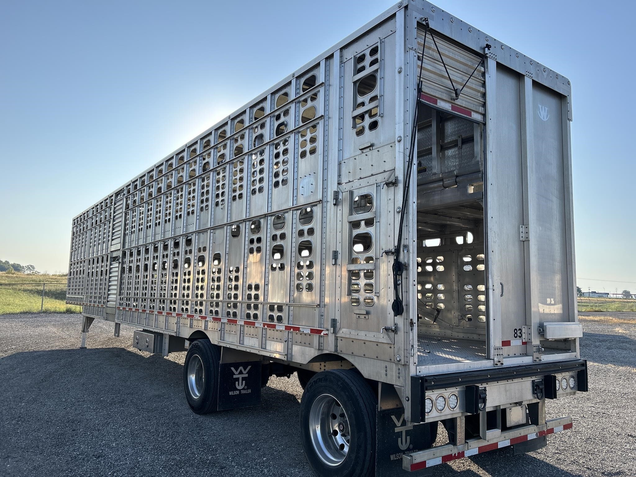 2022 Wilson PSADL-400P Livestock Trailer