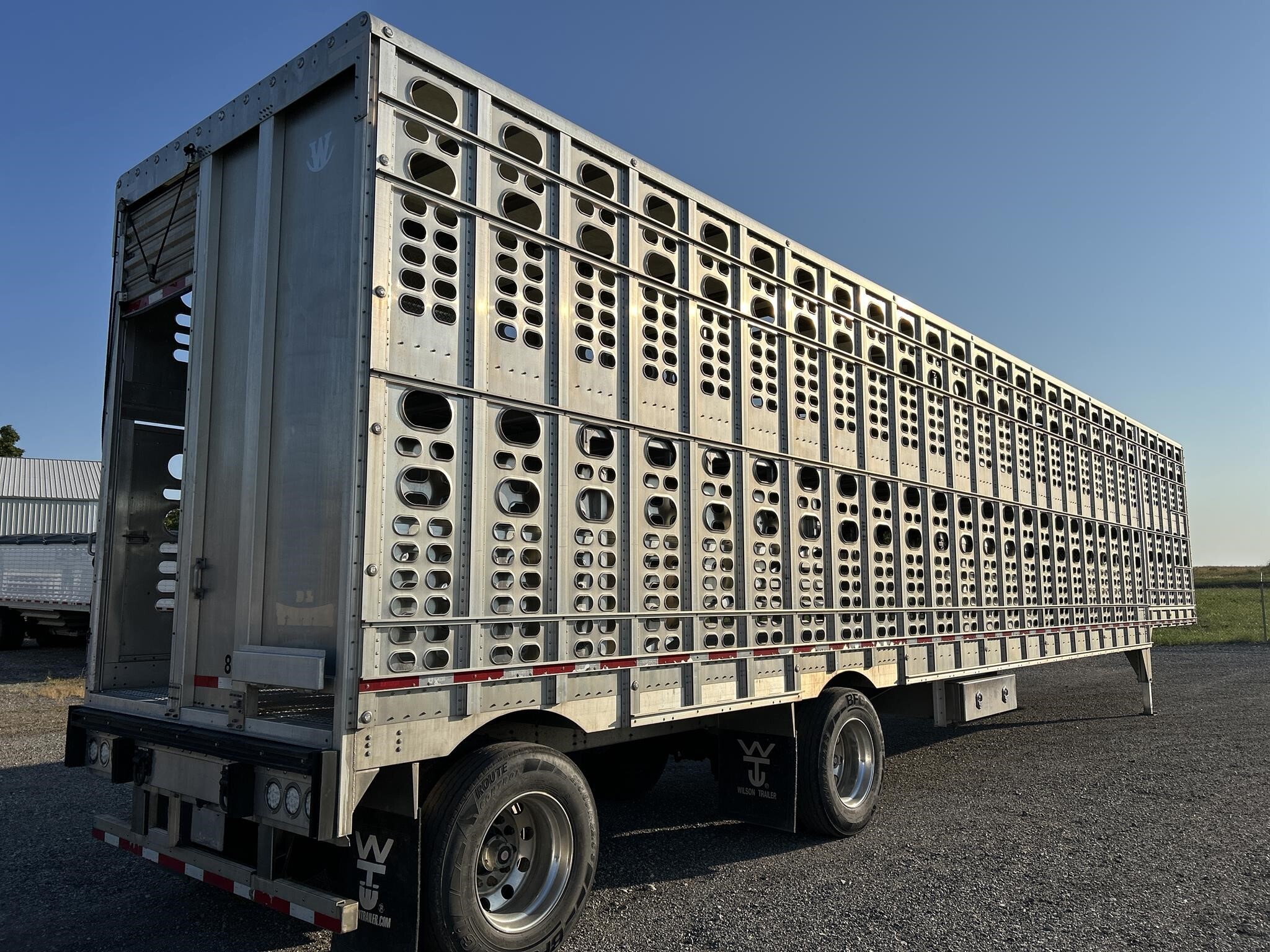 2022 Wilson PSADL-400P Livestock Trailer