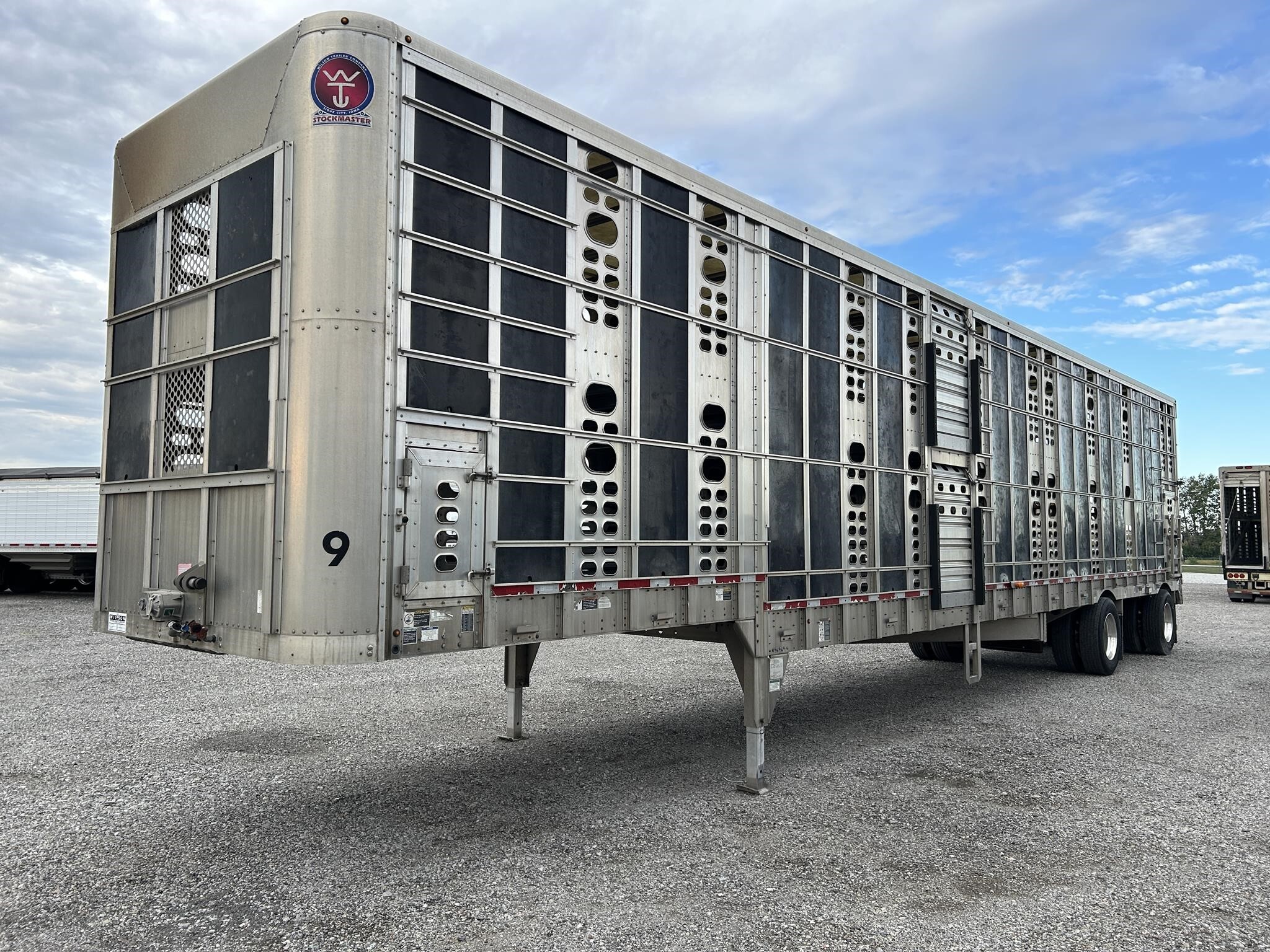 2019 Wilson PSADL-400P Livestock Trailer