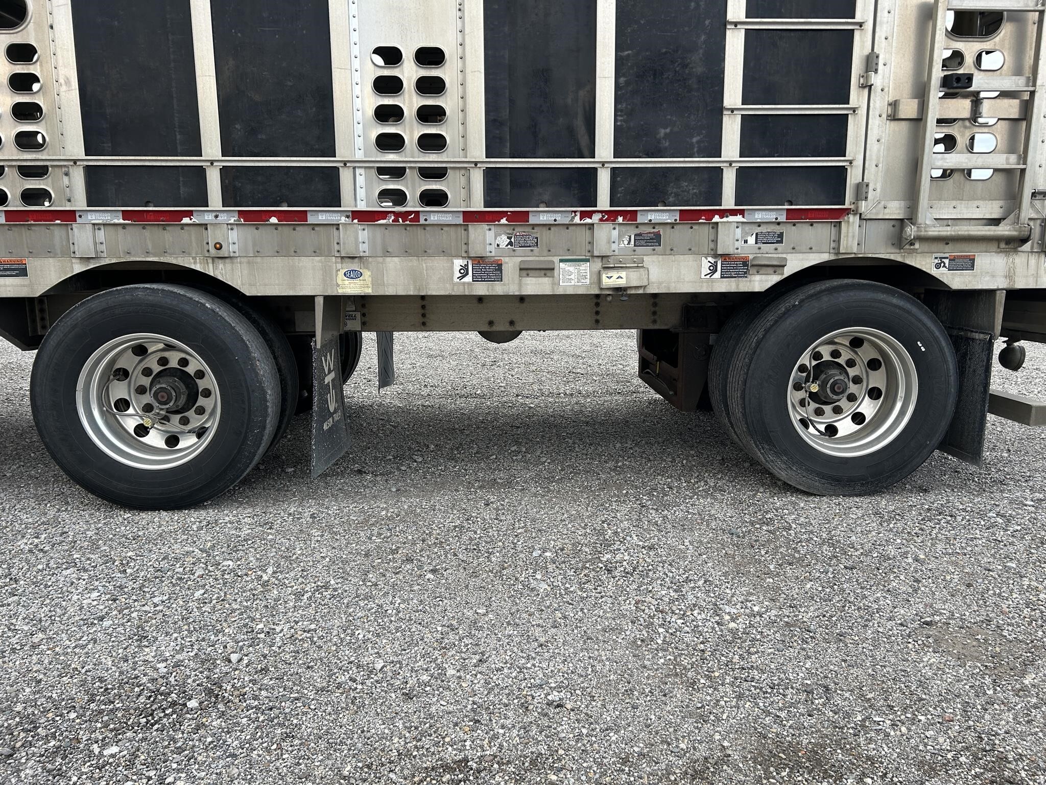 2019 Wilson PSADL-400P Livestock Trailer