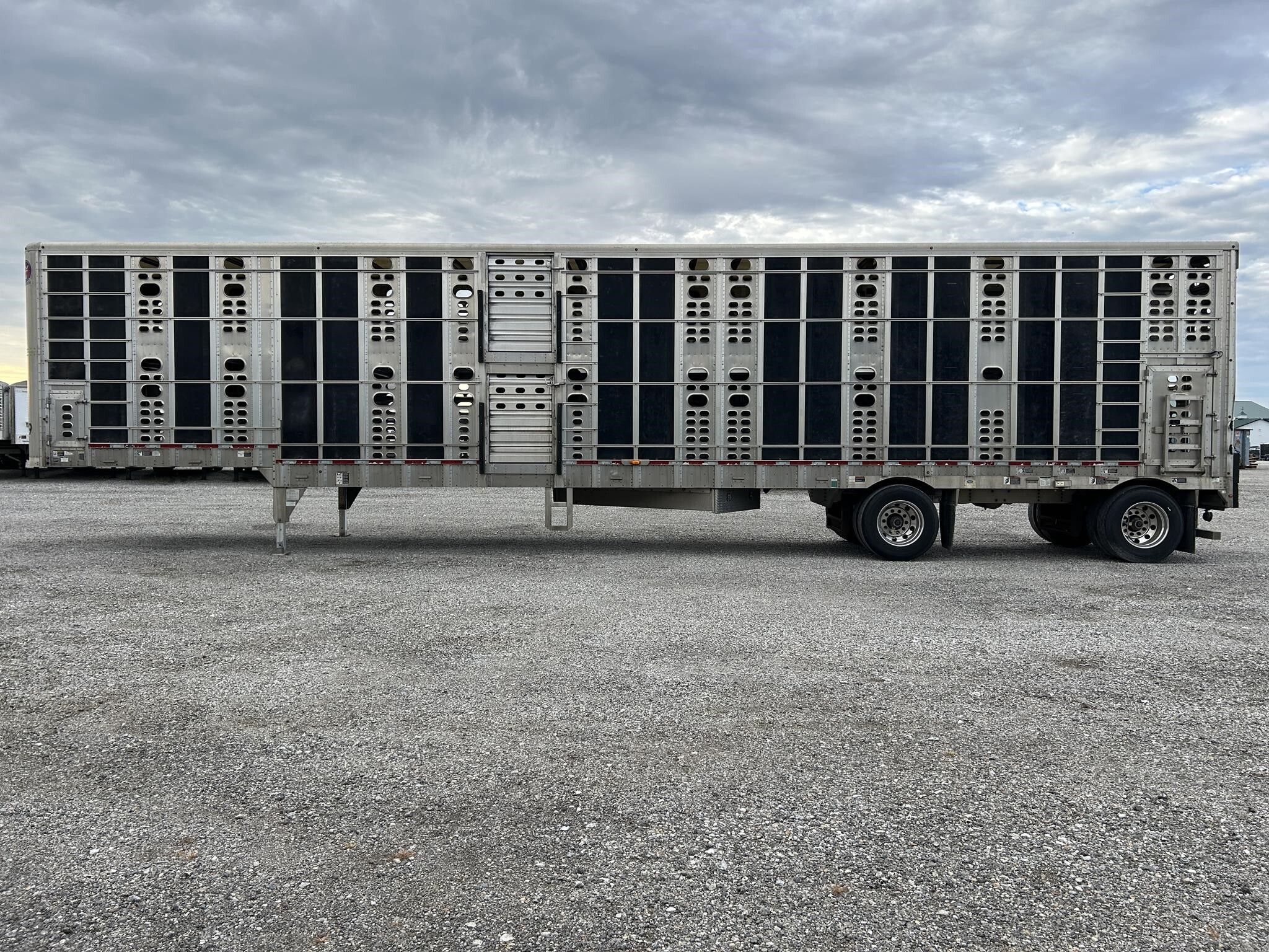 2019 Wilson PSADL-400P Livestock Trailer