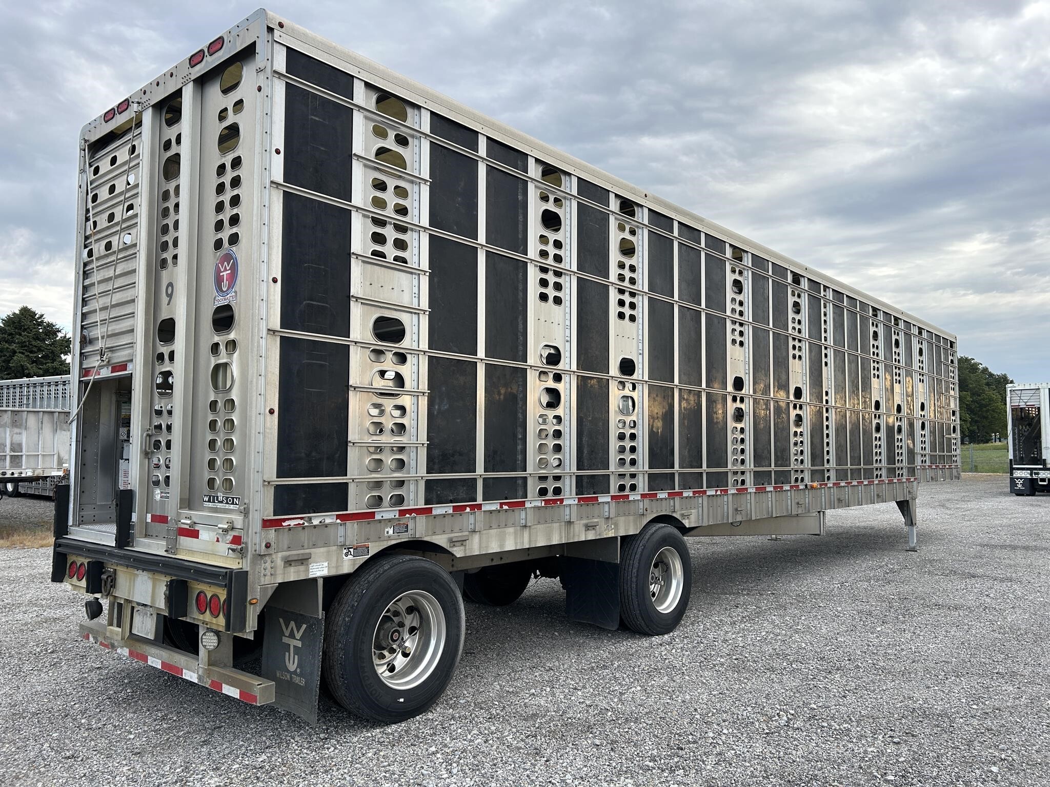 2019 Wilson PSADL-400P Livestock Trailer