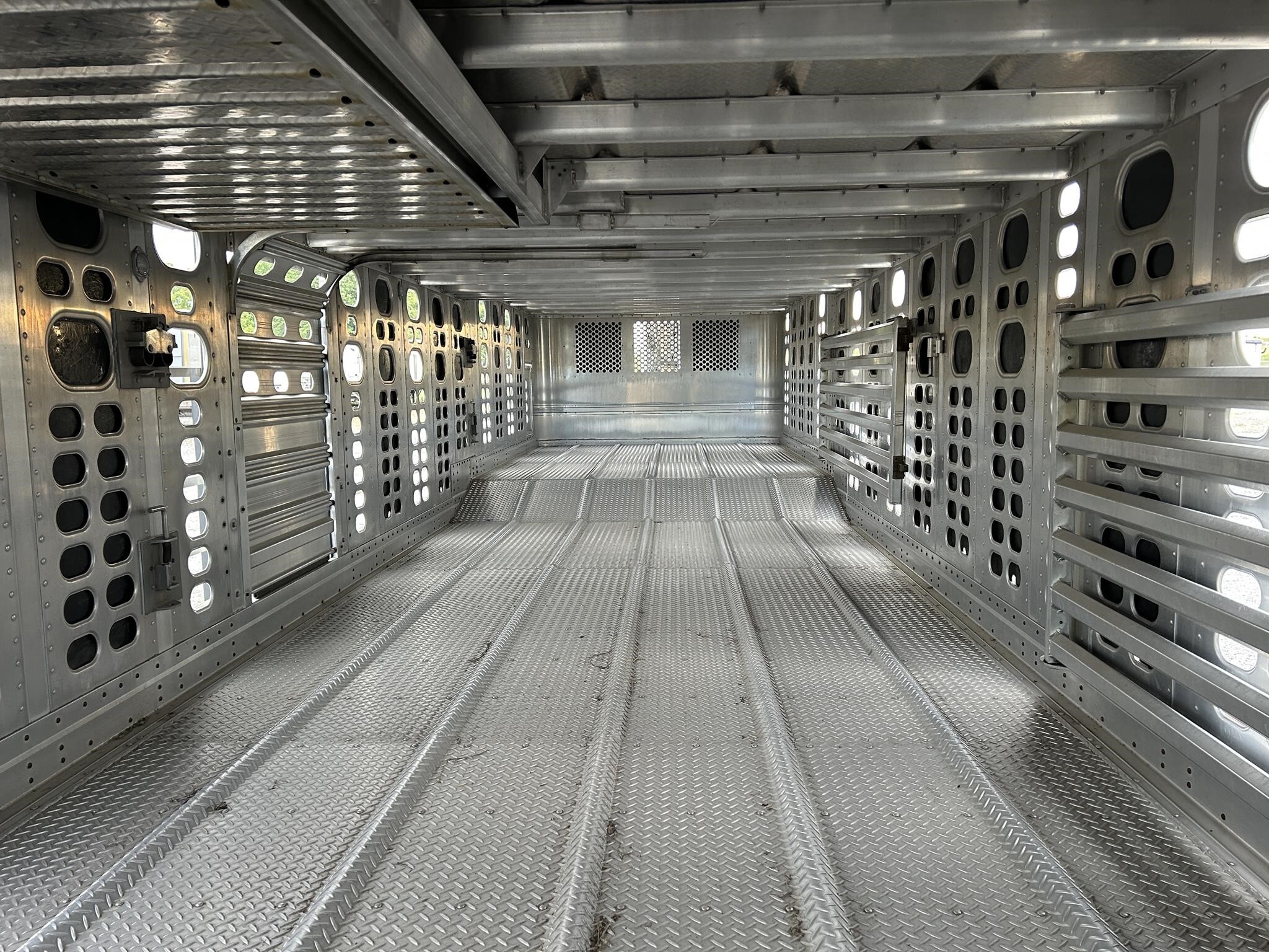 2019 Wilson PSADL-400P Livestock Trailer