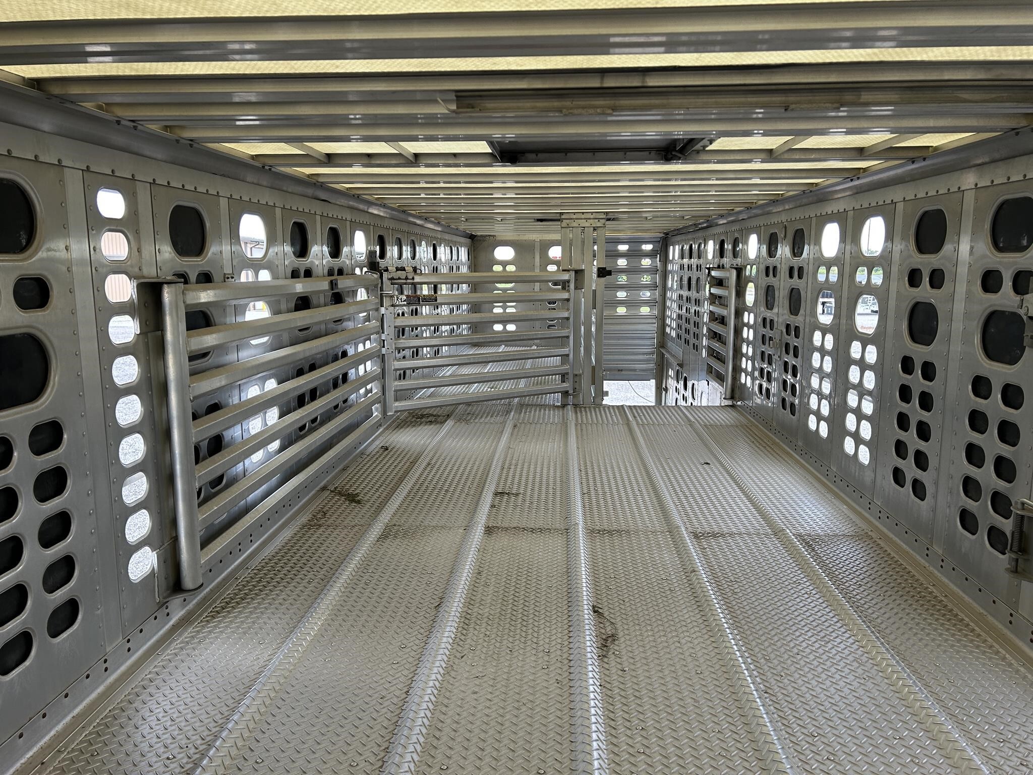 2019 Wilson PSADL-400P Livestock Trailer