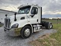 2017 Freightliner CASCADIA 113 Semi Trucks/Trailer