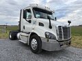 2017 Freightliner CASCADIA 113 Semi Trucks/Trailer