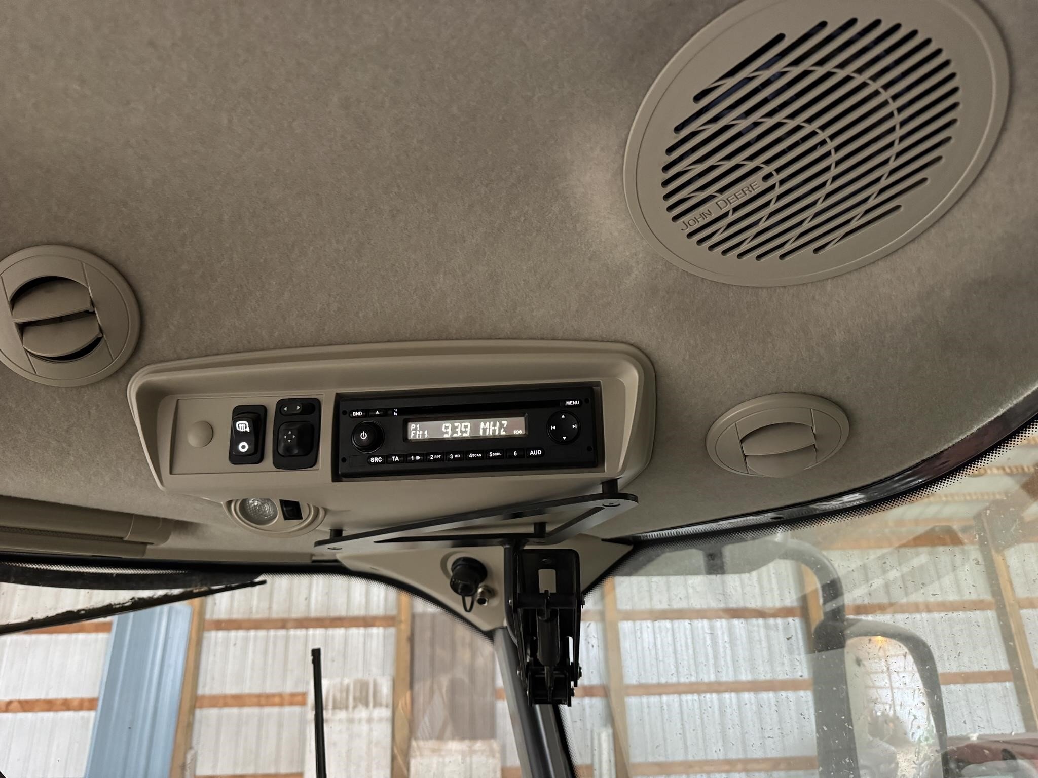 2015 John Deere S680 Combine