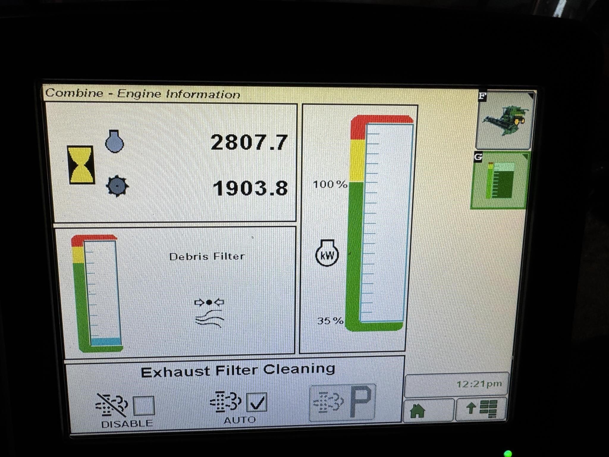 2015 John Deere S680 Combine