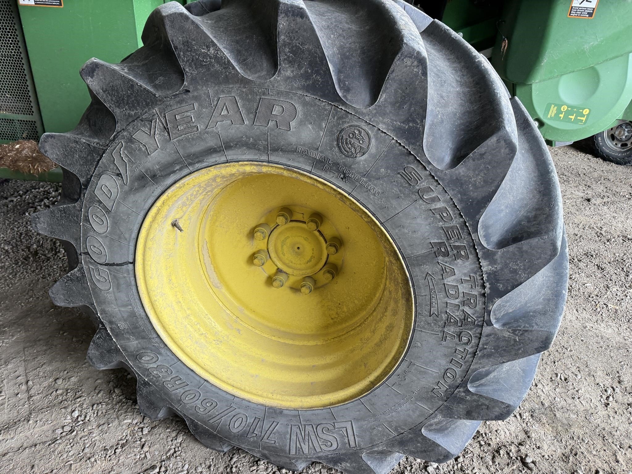 2015 John Deere S680 Combine