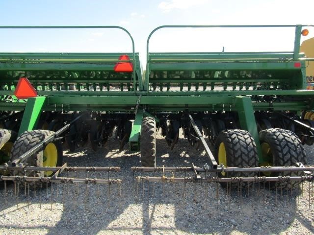  John Deere 750 Drill