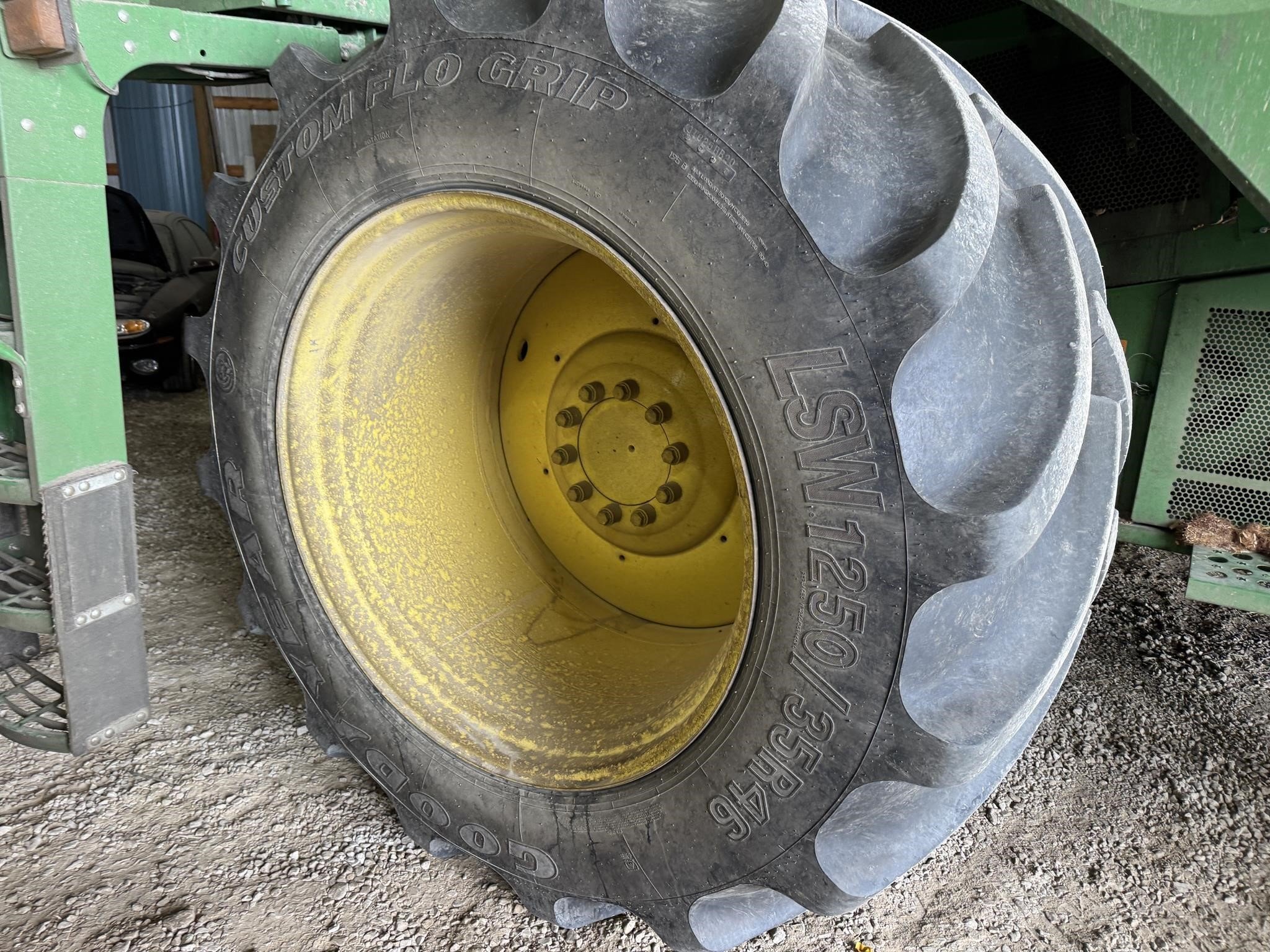 2015 John Deere S680 Combine